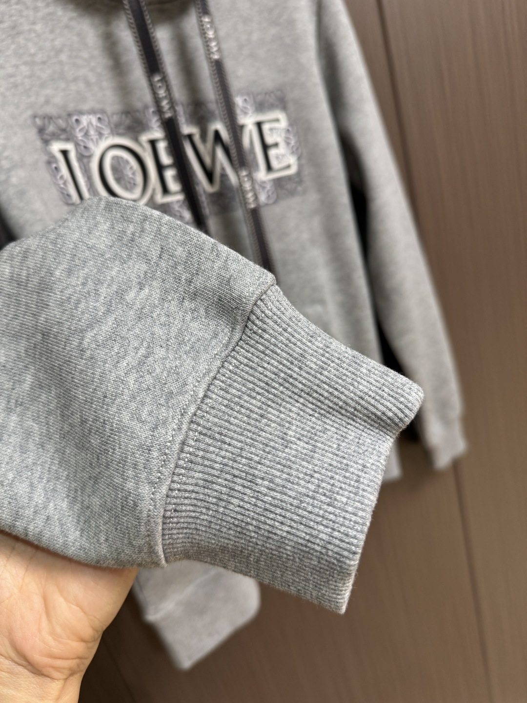 Loewe Printed Hoodie: High-Quality Cotton Blend, Comfortable & Luxurious 7 cmp i1760420842375 9178 0 5