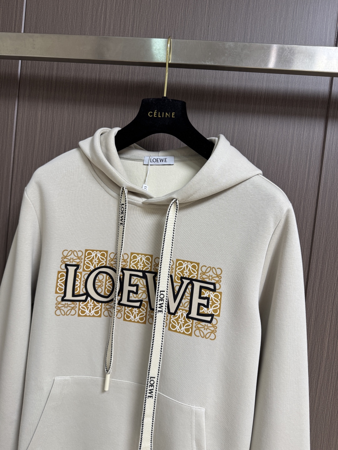 Loewe Printed Hoodie: High-Quality Cotton Blend, Comfortable & Stylish 8 cmp i1760420865766 6863 0 6