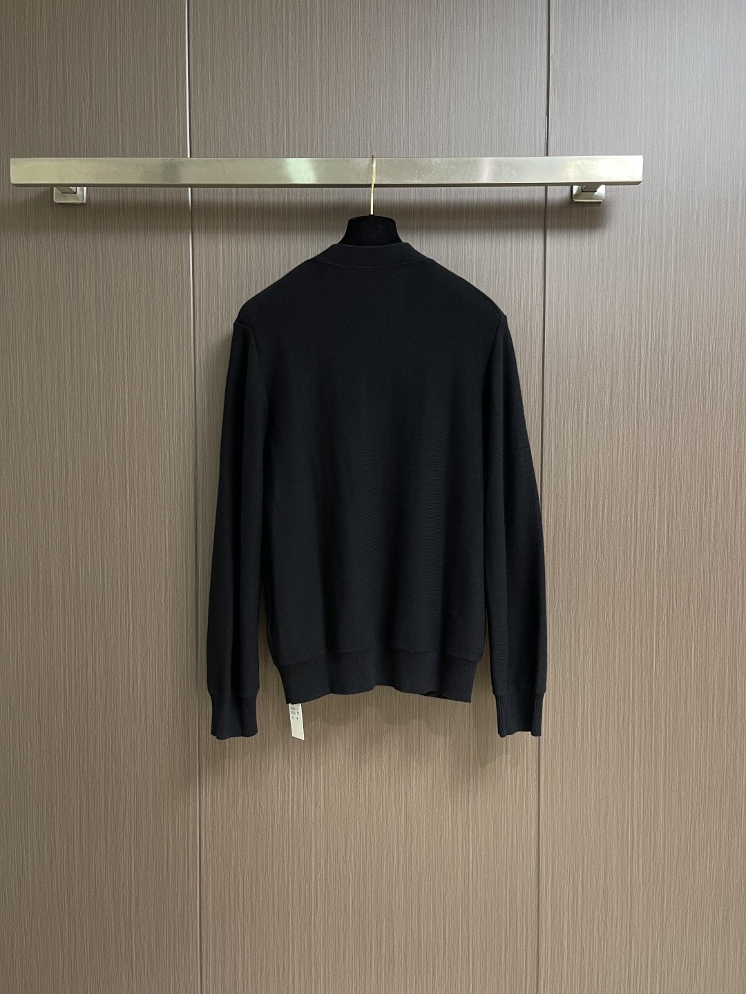 Loewe Classic Logo Embroidered Wool Knit Cardigan - Timeless Elegance 3 cmp i1760600047178 9116 0 1