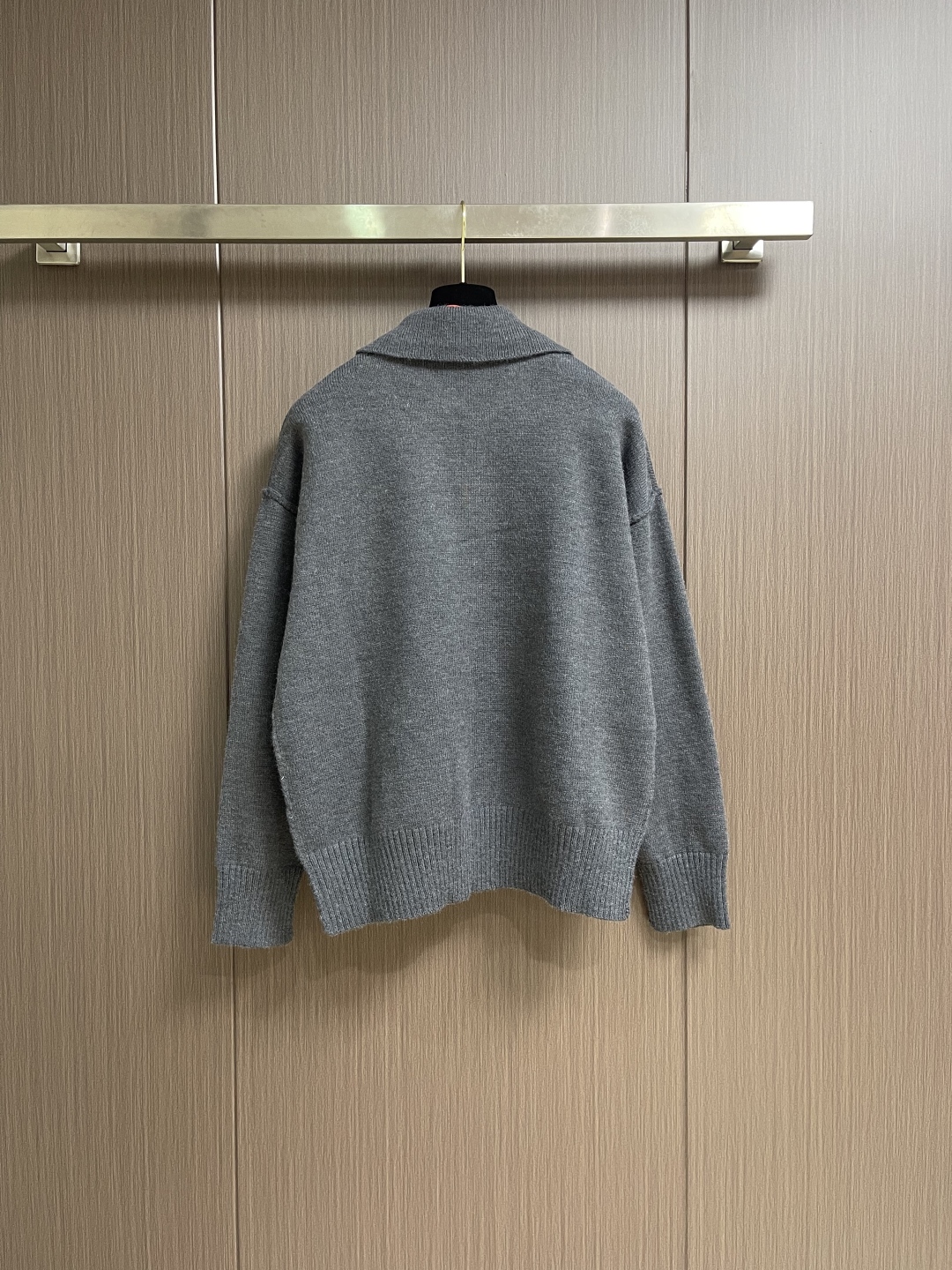 Ami Paris Women's Grey Merino Wool Polo Sweater with Heart Intarsia 3 cmp i1760774100836 730 0 1