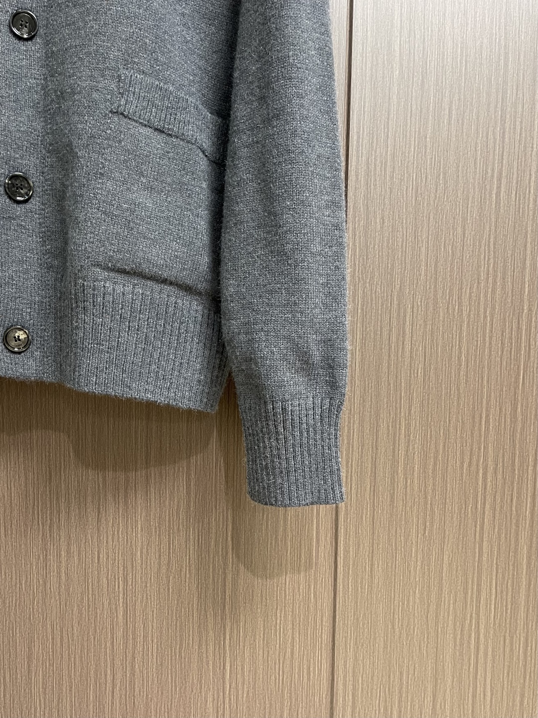 Ami Paris Heart Intarsia Knitted Wool Cardigan - Soft, Elegant, and Versatile 9 cmp i1760774188839 8371 0 7