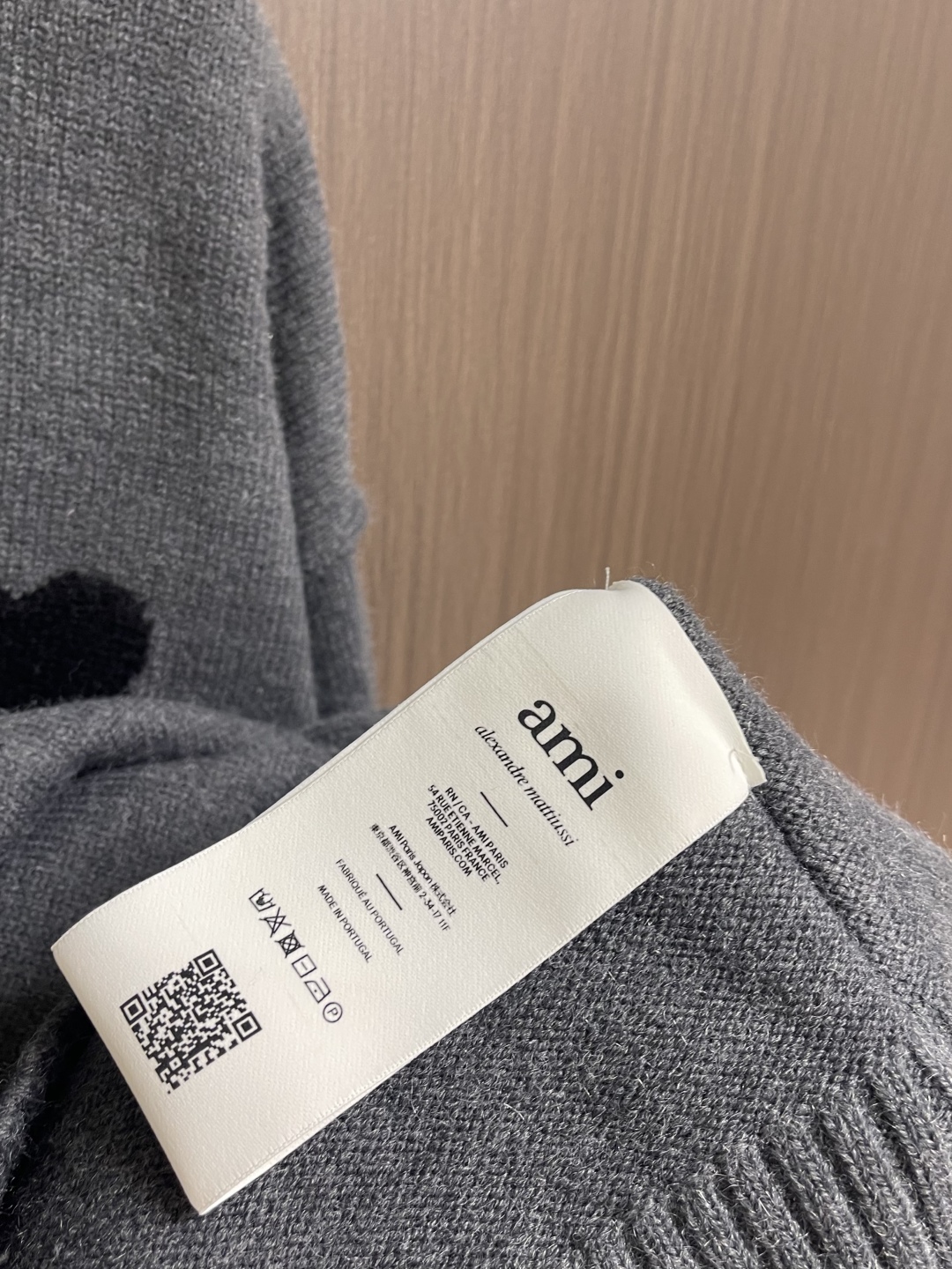 Ami Paris Heart Intarsia Knitted Wool Cardigan - Soft, Elegant, and Versatile 8 cmp i1760774188885 4439 0 6