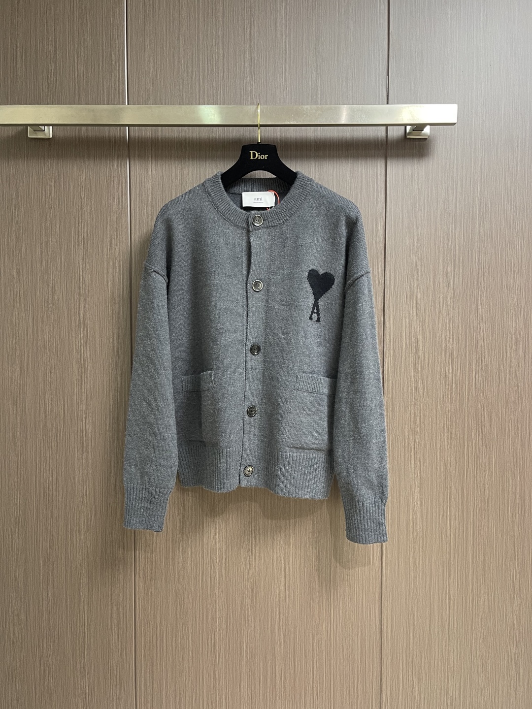 Ami Paris Heart Intarsia Knitted Wool Cardigan - Soft, Elegant, and Versatile 2 cmp i1760774189977 4692 0 0