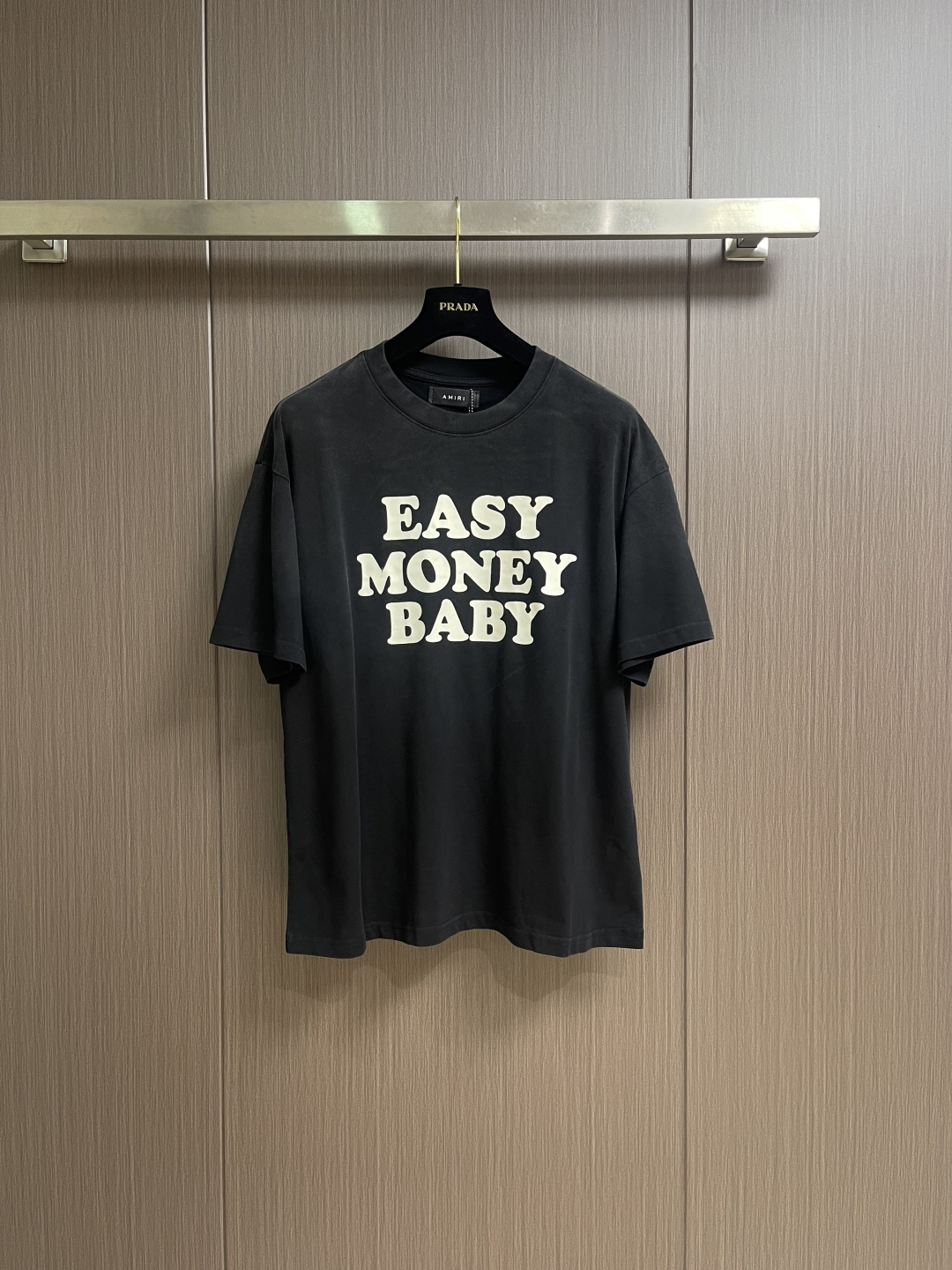 NO:601212,Amiri 2025SS new spring cotton logo printed round neck T-shirt, comfortable and breathable cotton fabric, embellished with slogan logo printing technology, round neck short-sleeved T-shirt, loose fit. Sizes S-XL,, amiri, T-shirt, tees, t-shirt, alexander wang19860909Amiri 2025SS春季新品棉质logo印花圆领T恤,舒适透气棉质面料,标语logo印花工艺点缀,圆领短袖t恤,宽松版型.尺码S-XL,,amiri,T-shirt,tees，t-shirt,alexander wang,Men's clothing