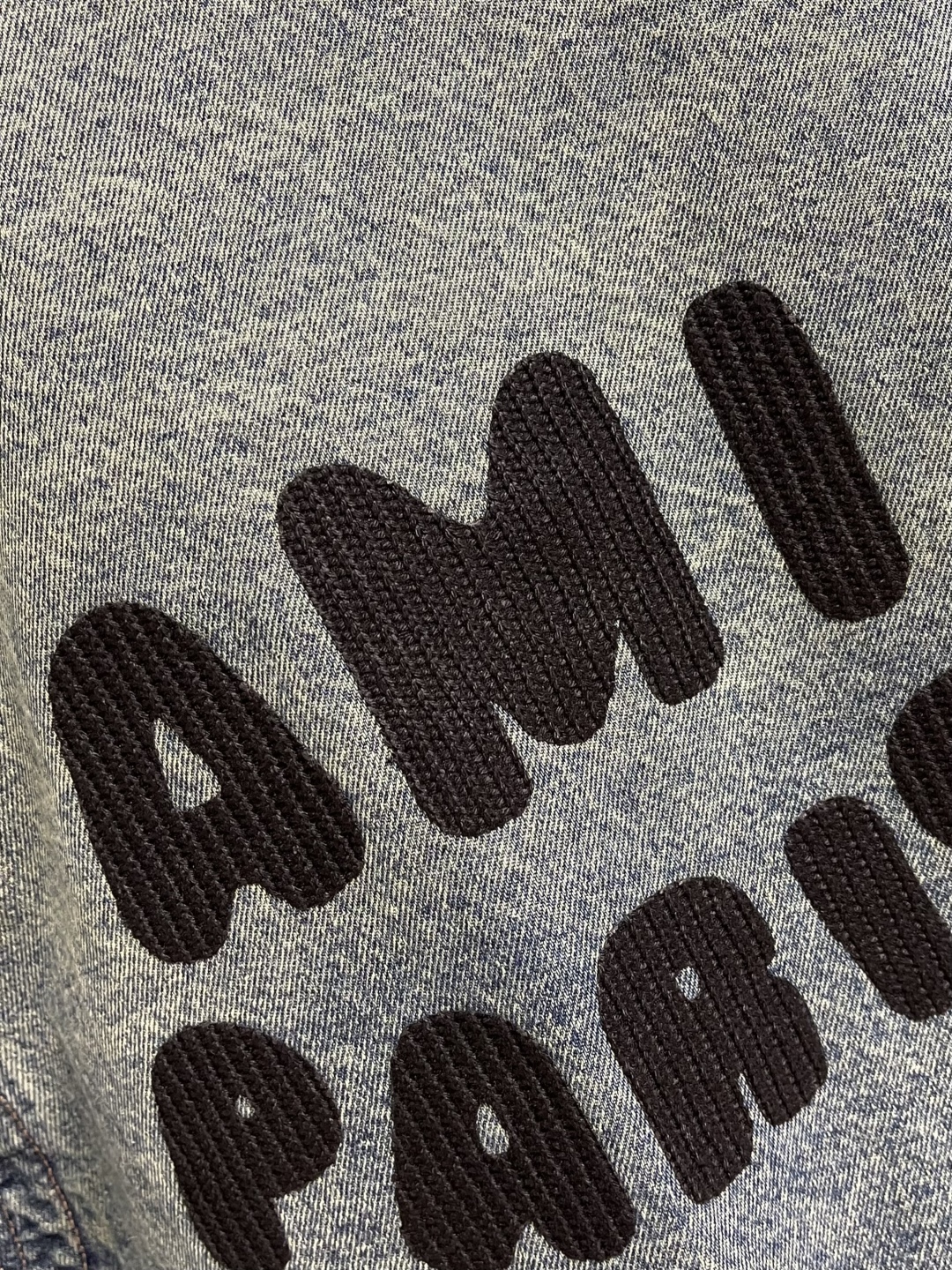 Ami Paris Denim Jacket: Elegant Heart Logo, Deep Blue, Crafted Cotton, S-XL 10 cmp i1760894455301 3469 0 8