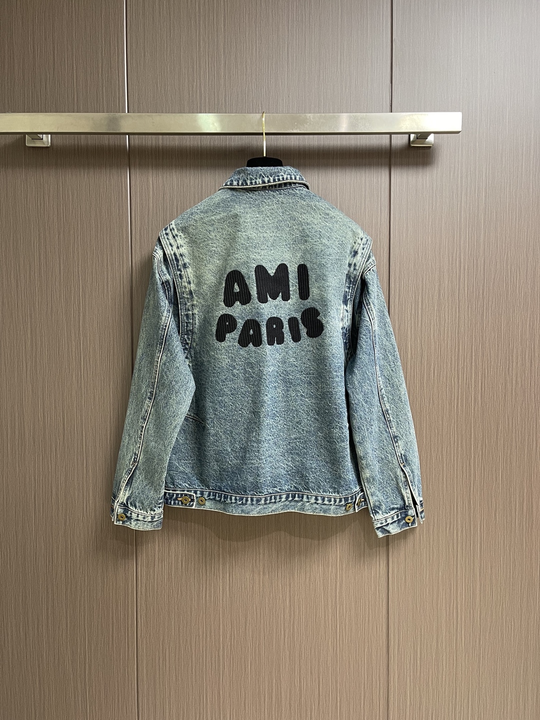 Ami Paris Denim Jacket: Elegant Heart Logo, Deep Blue, Crafted Cotton, S-XL 3 cmp i1760894456510 9691 0 1