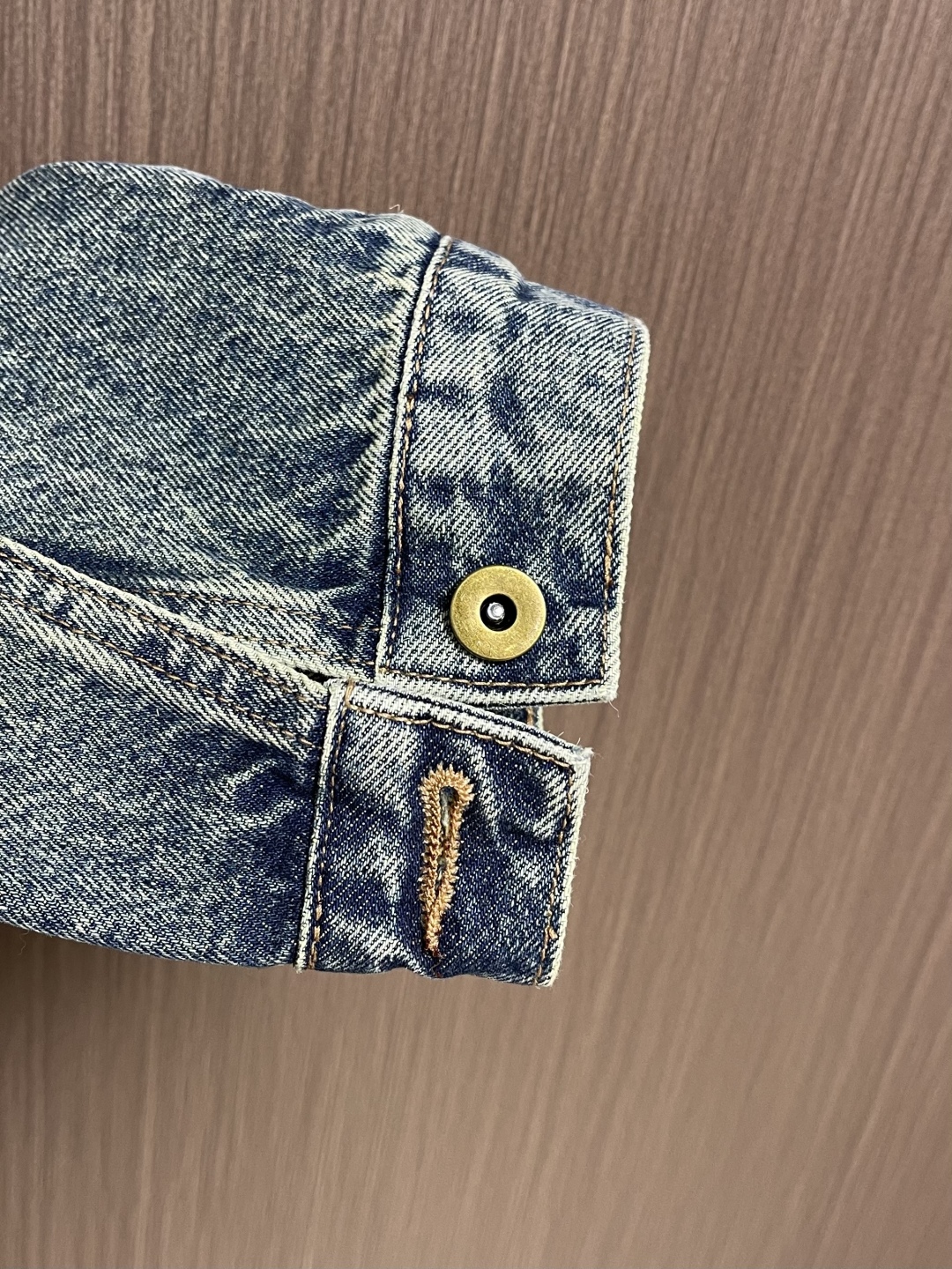Ami Paris Denim Jacket: Elegant Heart Logo, Deep Blue, Crafted Cotton, S-XL 8 cmp i1760894464364 1996 0 6