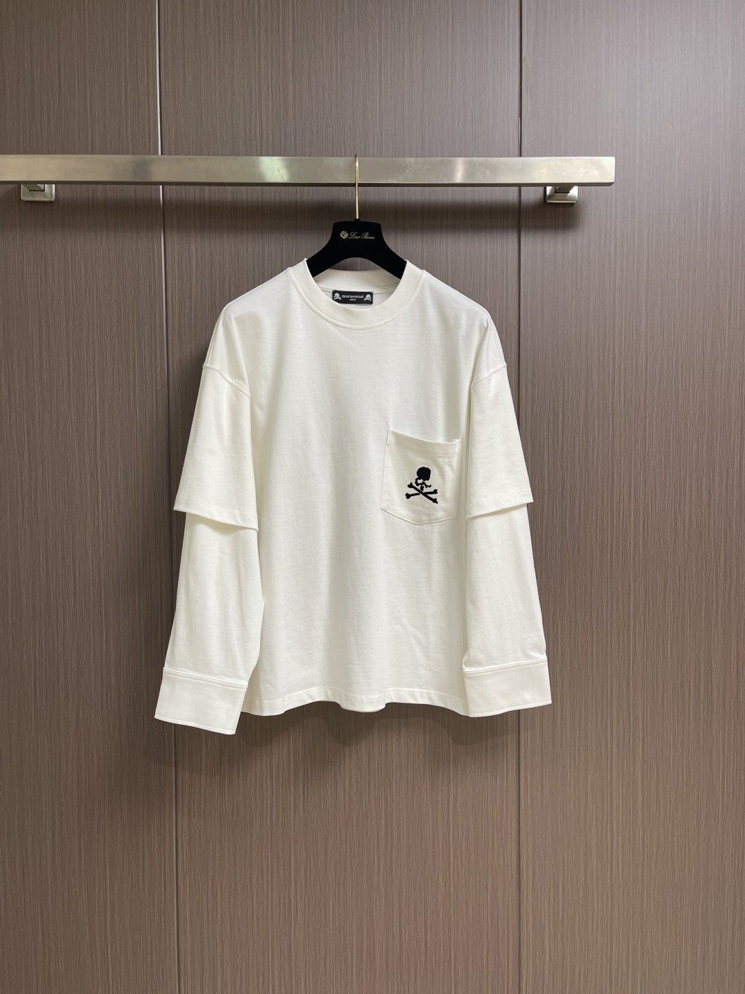 NO:600164,mmj fake two-piece logo round neck long-sleeved T-shirt. Very high-quality. Three-dimensional offset printing + special hemming cutting!  ! 2025 early autumn new style. Master customized 240g fine cotton feels comfortable and delicate, special cutting and splicing structure, complex and unique loose version. Sizes M-XXL,, tees, t-shirt, alexander wang19860909mmj 假两件logo圆领长袖T恤.非常有质感.立体胶印＋特殊包边裁剪！!2025早秋新款.master 定制240g精棉手感舒适细腻特殊裁剪拼接结构复杂独特 宽松版型.尺码M-XXL,,tees，t-shirt,alexander wang,Men's clothing