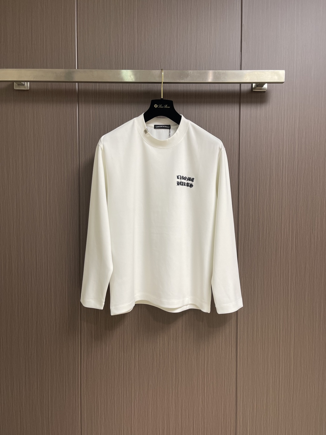 NO:597903,CH Croixin's new printed long-sleeved T-shirt, heavyweight 340g double yarn fabric, washed twice, heavyweight fabric, collar made of Salona, loose fit, deep, wide and stylish, does not deform or shrink. Sizes S-XXL S size, length 67, bust 110, shoulder width 50.5, size M, length 69, bust 114, shoulder width 52, length 71, bust 118, shoulder width 53.5  XL size dress length 73, bust 122, shoulder width 55, XXL size shoulder width 75, bust 126, shoulder width 56.5,,chrome hearts,tees,t-shirt,alexander wang19860909CH 克罗心新款印花长袖T恤,重磅340克双纱面料 整衣洗水两遍 重磅面料 领口采用索罗娜 宽松版型 偏深挺阔有型 不变形不缩水.尺码S-XXL S码衣长67胸围110 肩宽50.5 M码衣长69 胸围114 肩宽52 L码衣长71 胸围118 肩宽53.5 XL码衣长73 胸围122 肩宽55 XXL码肩宽75 胸围126 肩宽56.5,,chrome hearts,tees，t-shirt,alexander wang,Men's clothing