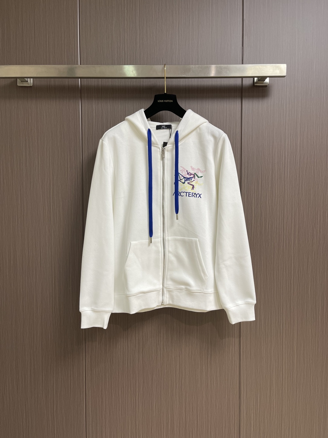 NO:654291,A complete set of Arcteryx logo logo hooded zipper sweatshirt, jacket and sweatpants suit, custom-woven and dyed 420g cotton fabric, very stylish when worn alone or mixed and matched, simple and fashionable, highly recognizable. Both natural and layered. Classic os silhouette, whether worn alone or worn inside, it is super tonal. Size M-3XL, arc'teryx, hoodie, sweatshirts, jackets & coats, hats, alexander wang19860909整套 Arcteryx 始祖鸟 logo 标识连帽拉链卫衣外套卫裤套装,定织定染420g全棉面料,单穿或混搭都很有味道,简约时尚,辨识度高.既自然又有层次.经典 os 廓型,无论单穿内搭都超有调性.尺码M-3XL,arc'teryx,hoodie,sweatshirts,jackets & coats,hats,alexander wang,Men's clothing