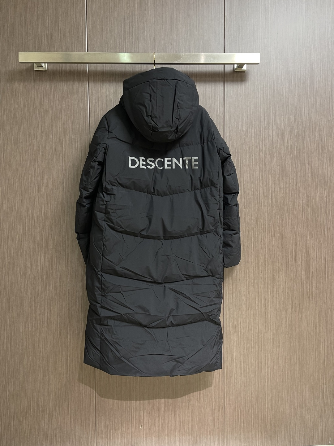 DESCENTE 迪桑特 中长款男女士情侣款羽绒服，过膝的长度，就如同行走的羽绒被，326克的充绒量90