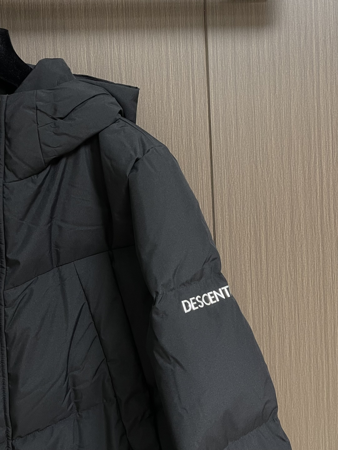 DESCENTE 迪桑特 中长款男女士情侣款羽绒服，过膝的长度，就如同行走的羽绒被，326克的充绒量90