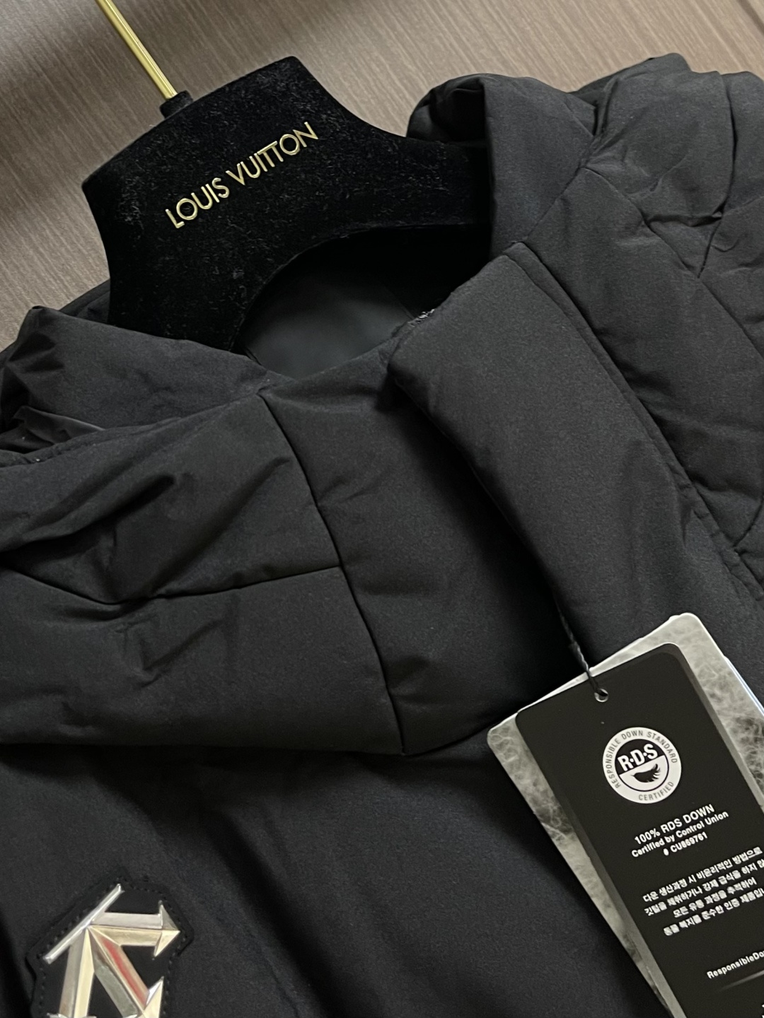 DESCENTE 迪桑特 中长款男女士情侣款羽绒服，过膝的长度，就如同行走的羽绒被，326克的充绒量90