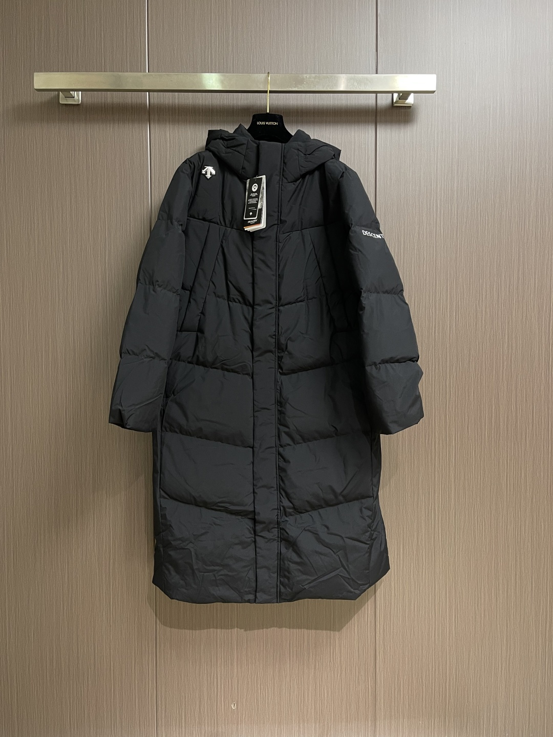 DESCENTE 迪桑特 中长款男女士情侣款羽绒服，过膝的长度，就如同行走的羽绒被，326克的充绒量90