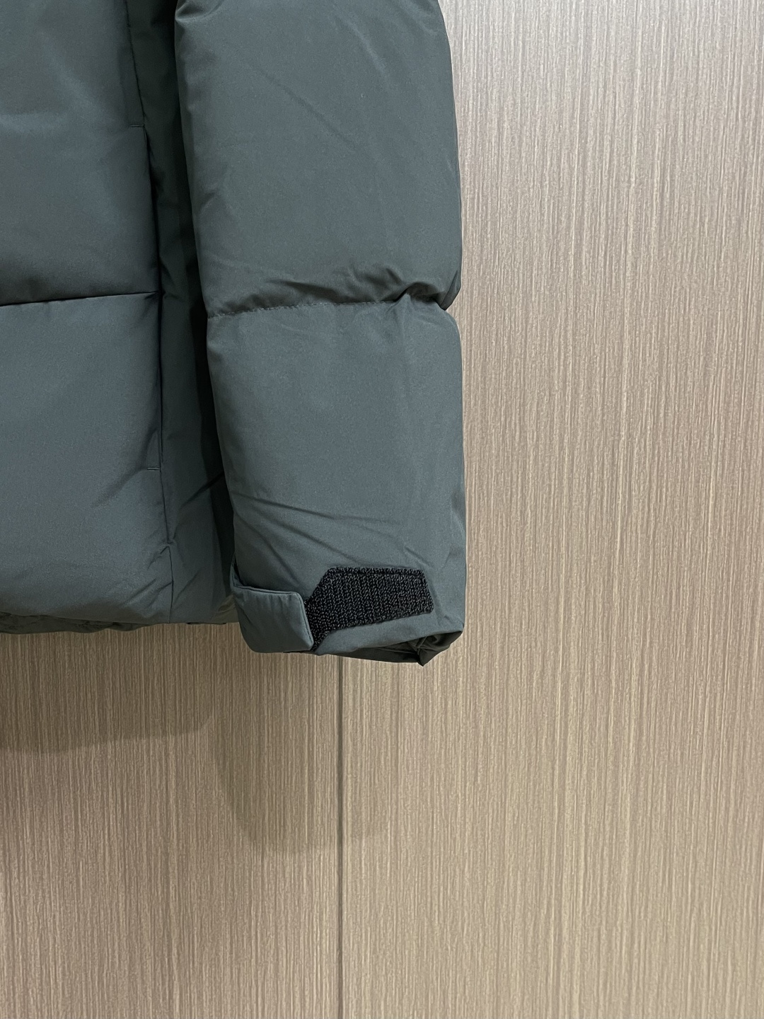 Descente迪桑特 秋冬新款连帽羽绒服 原版订制五金配件全进口原版定制 采用90白鸭绒 超柔软 充羽