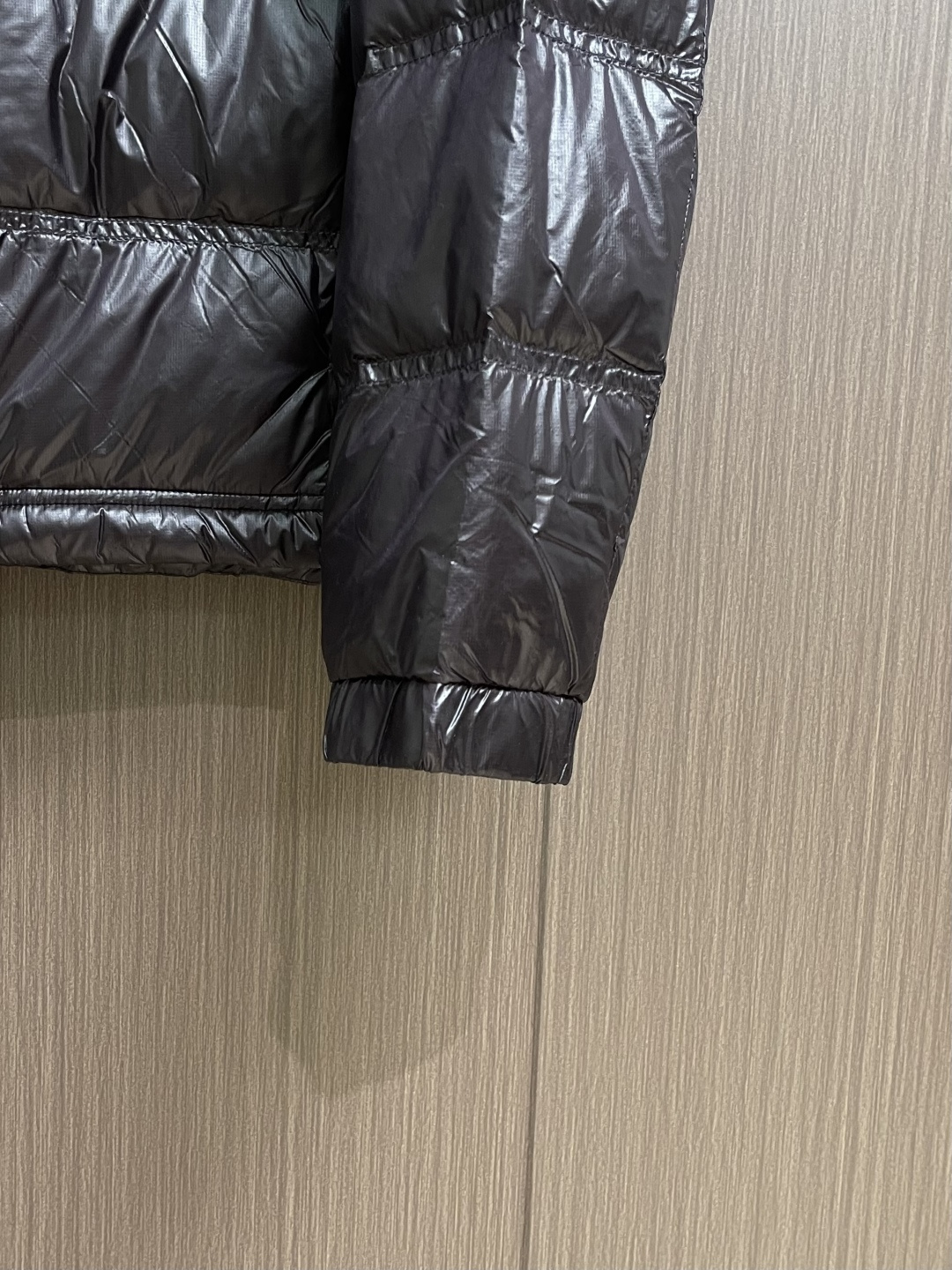 Moncler Raffort 滑雪系列羽绒服，90白鹅绒高版，专为户外活动而设计 由微型防撕 裂材料制