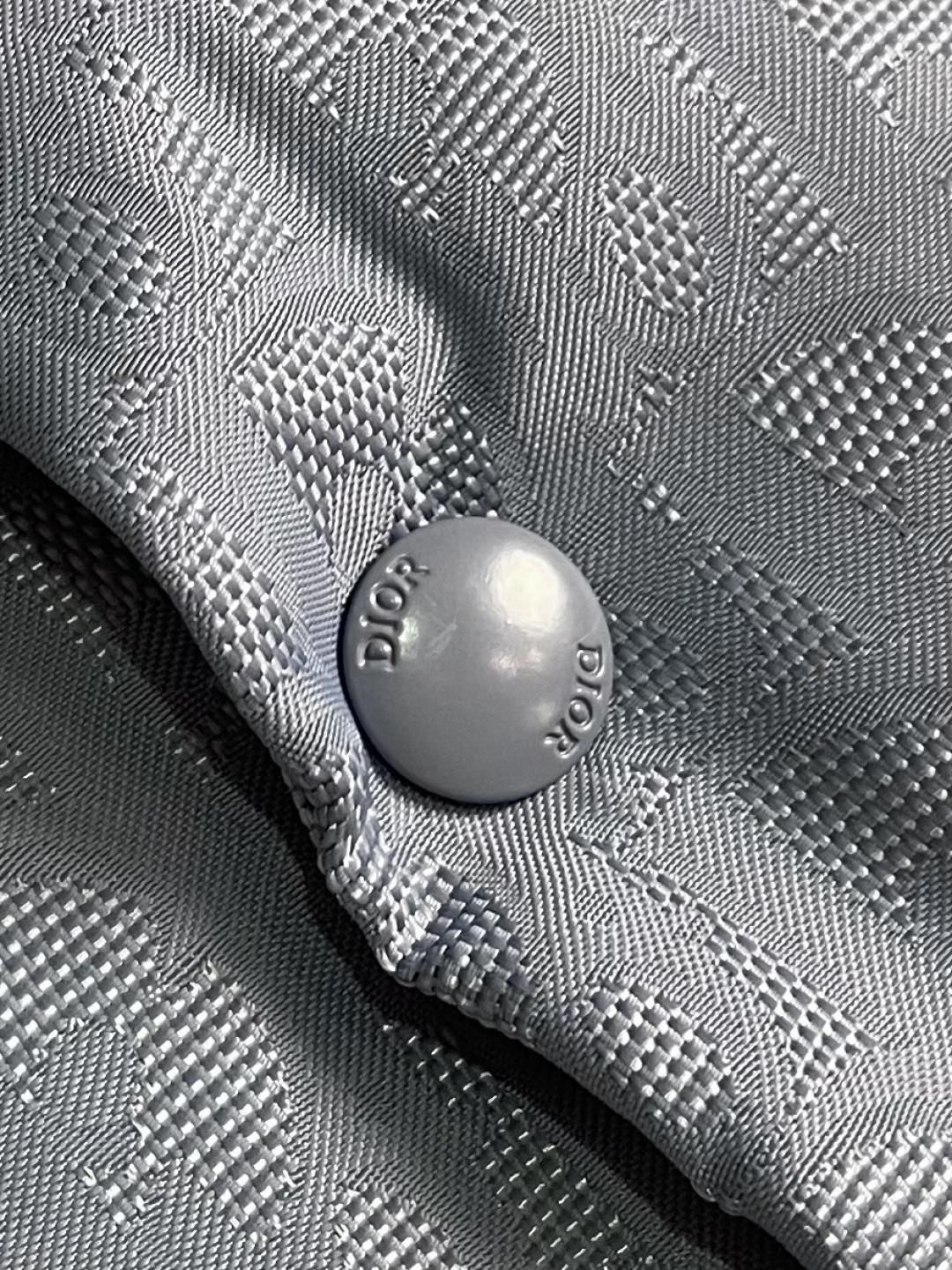 Dior 提花马甲羽绒服。 DIOR羽绒服马甲。面料采用科技提花技术：在面料上应用激光提花技术，使整件衣