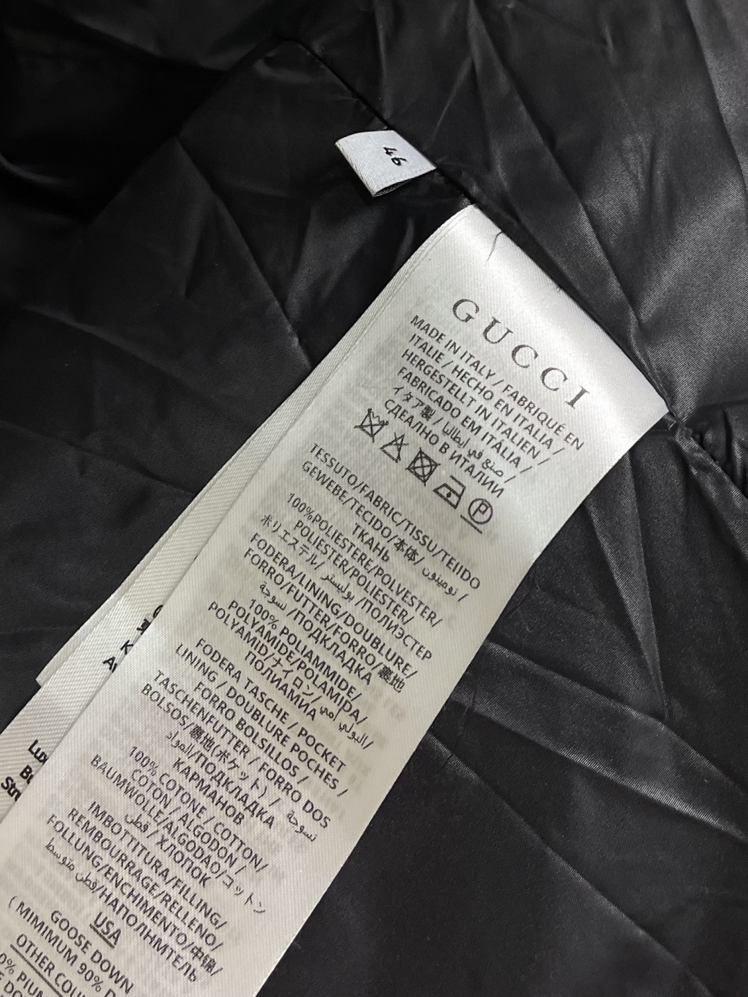 GUCCI 2025SS渐变色logo提花立领羽绒外套，品牌呈现多款渐变色配色，意在凸显面料质感和颇具辨