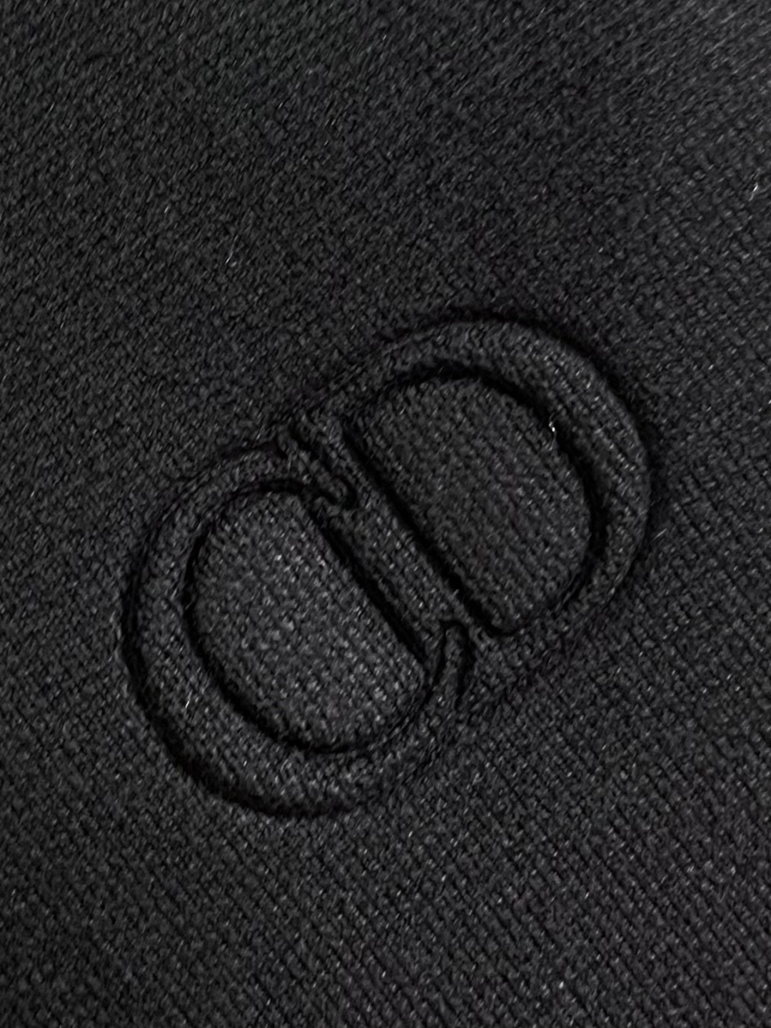 Dior Icon 拉链毛衣针织外套，定织绒光绵羊毛，胸前CD Icon标识作点缀，隐形拉链设计搭配落肩