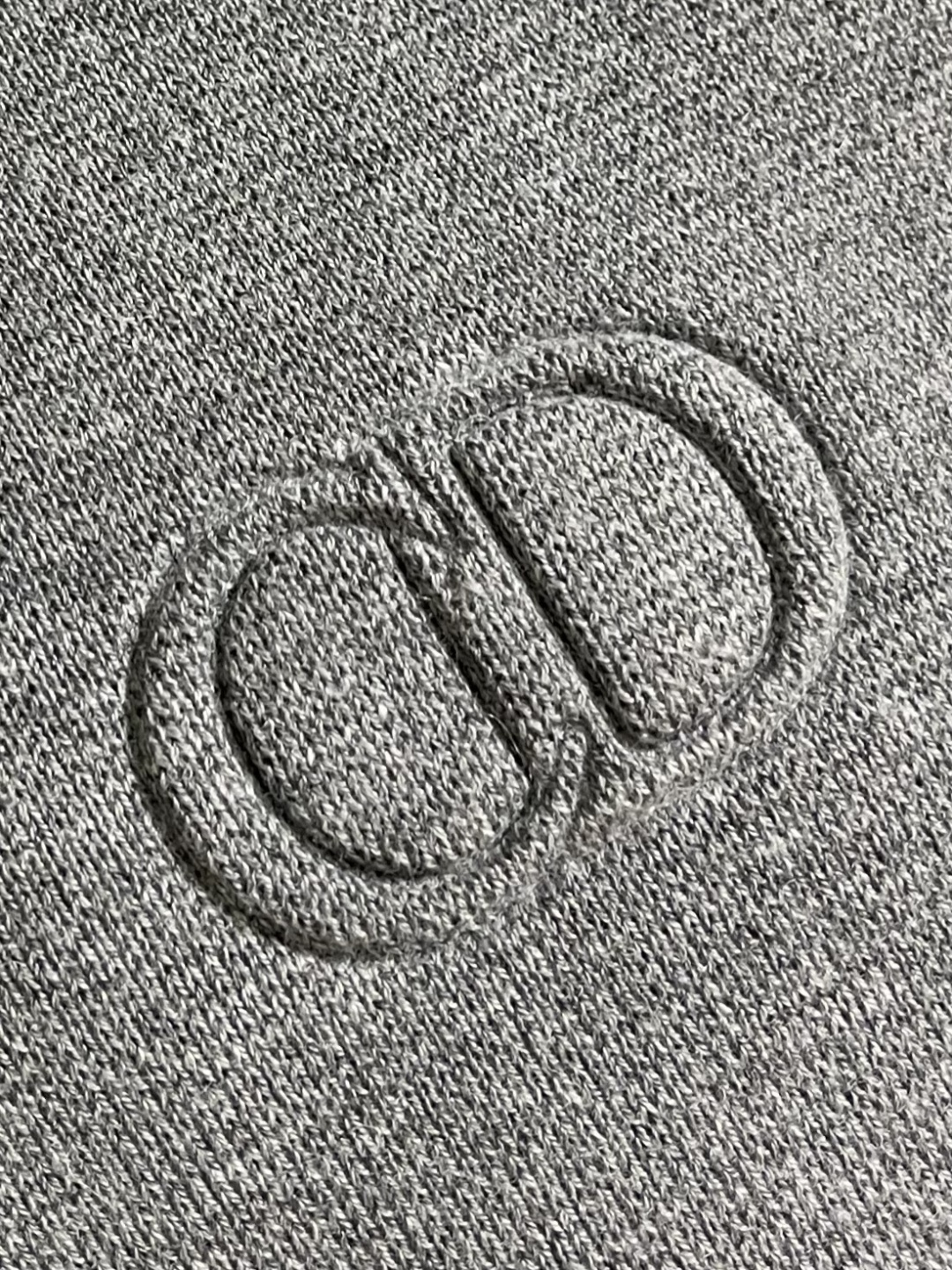 Dior Icon 拉链毛衣针织外套，定织绒光绵羊毛，胸前CD Icon标识作点缀，隐形拉链设计搭配落肩