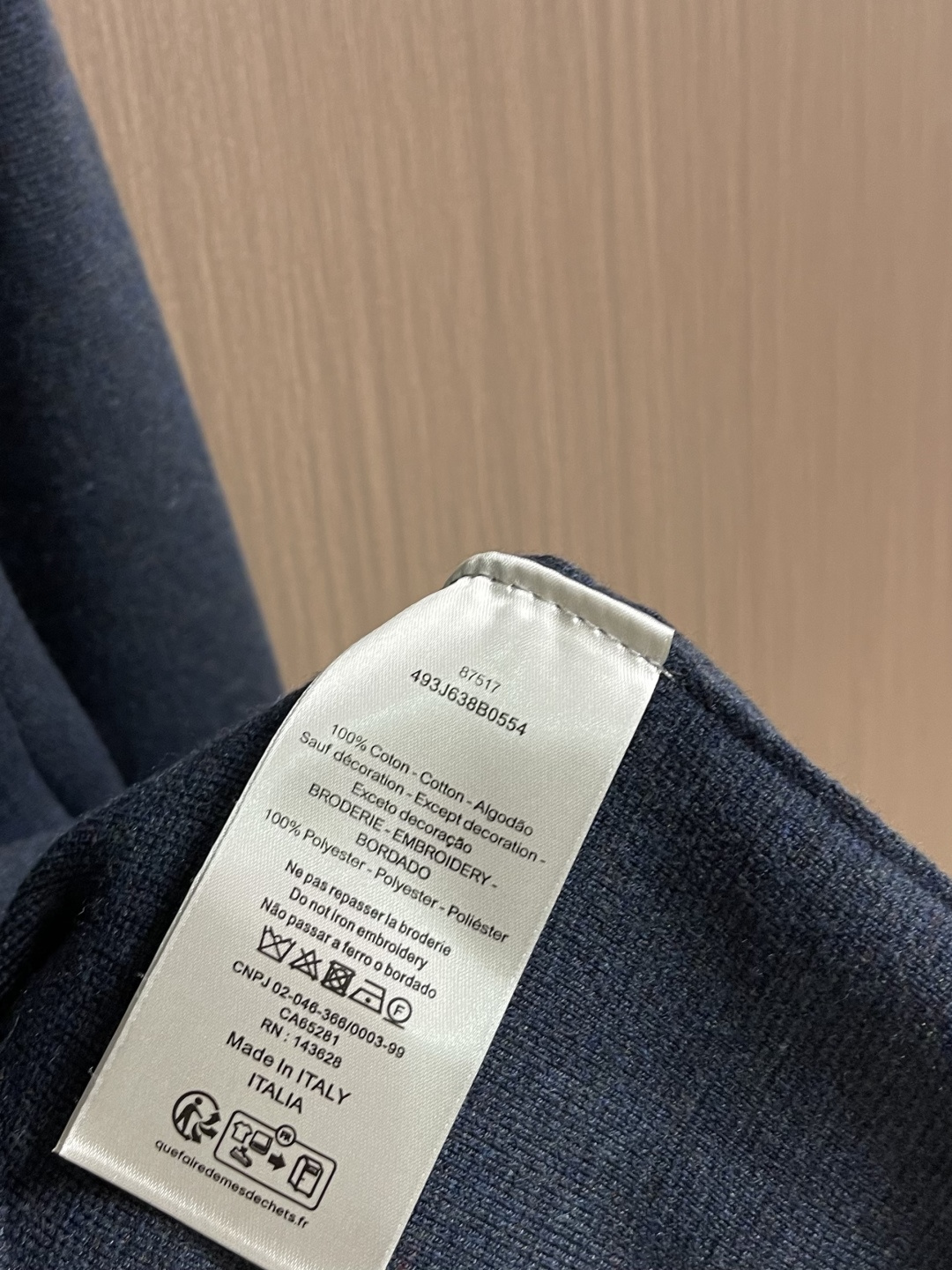 Dior Icon 拉链毛衣针织外套，定织绒光绵羊毛，胸前CD Icon标识作点缀，隐形拉链设计搭配落肩