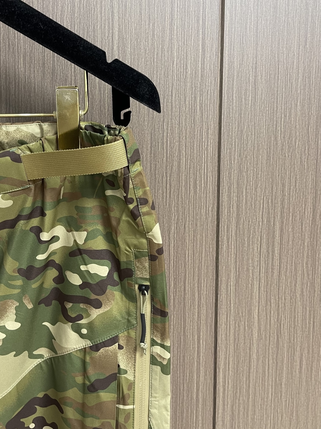 arcteryx 始祖鸟冲锋裤 军板战术冲锋裤硬壳户外裤 AHA Aha系列 LEAF AlgPa Pa