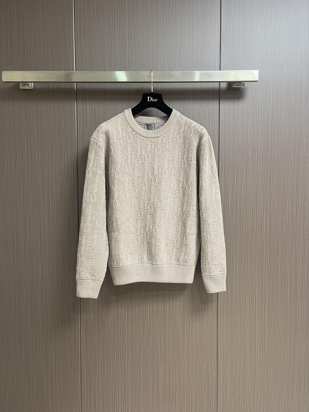 Dior 2025SS秋冬新款圆领毛衣针织衫，米色棉质混纺提花面料 Oblique 提花，这款针织衫突显