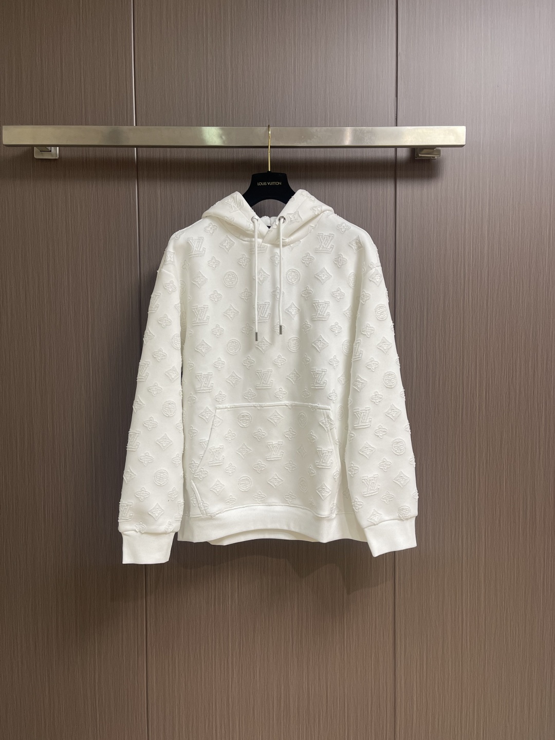 NO:646906,LV classic solid color burnt flower craft hooded sweatshirt, original customer-supplied fabric, dyed in the same vat, feels very comfortable, fashionable and personalized, super versatile and good-looking, very suitable for both men and women, a must-have style, hangtag, collar label, washed wheat, complete with three standards. Sizes S-XL S size bust 116cm length 71cm shoulder width 52cm M size bust 120cm length 73cm shoulder width 54cm L size bust 124cm  Clothing length 75cm, shoulder width 56cm, XL size bust 128cm, clothing length 77cm, shoulder width 58cm,,louis vuitton,hoodie,sweatshirts,hats,alexander wang19860909LV 经典纯色烧花工艺连帽卫衣,原版客供面料 同缸染面料 手感非常舒服 时尚又个性 超级百搭好看的一款 男女都非常合适 人手必备款 吊牌 领标 水洗麦 三标齐全.尺码S-XL S码胸围116cm衣长71cm肩宽52cm M码胸围120cm 衣长73cm肩宽54cm L码胸围124cm 衣长75cm 肩宽56cm XL码胸围128cm 衣长77cm肩宽58cm,,louis vuitton,hoodie,sweatshirts,hats,alexander wang,Men's clothing