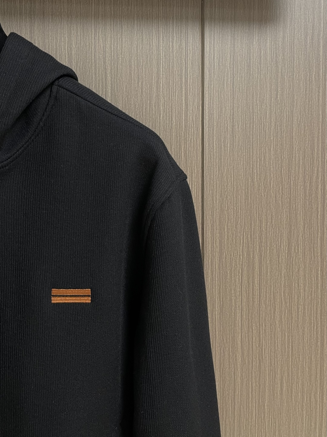 zegna 三色羊毛混纺情侣款拉链立领外套，这是ZEGna的三色羊毛混纺连帽外套，质感与格调双在线的高阶