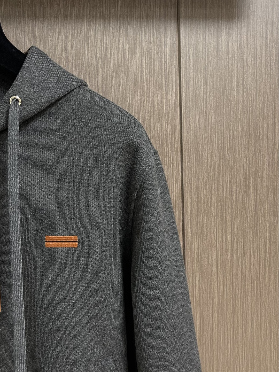 zegna 三色羊毛混纺情侣款拉链立领外套，这是ZEGna的三色羊毛混纺连帽外套，质感与格调双在线的高阶