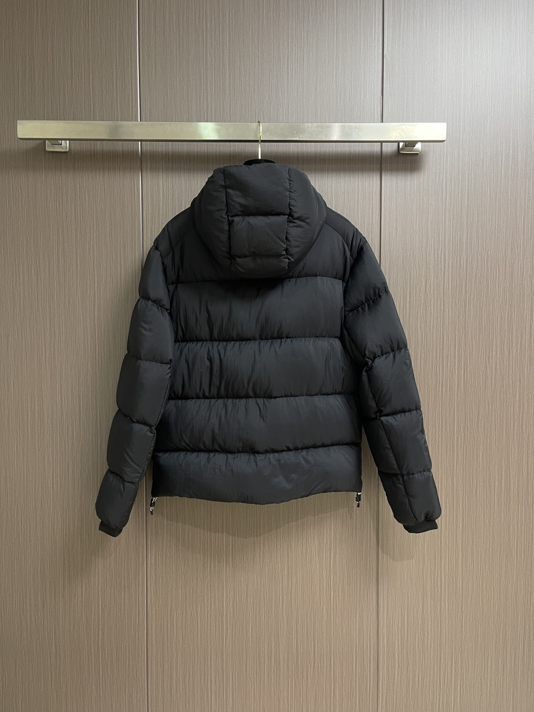 凯乐石KAILAS 2025SS秋冬新款连帽羽绒外套，采用锦纶（尼龙）面料：100D高密度尼龙塔夫绸（N