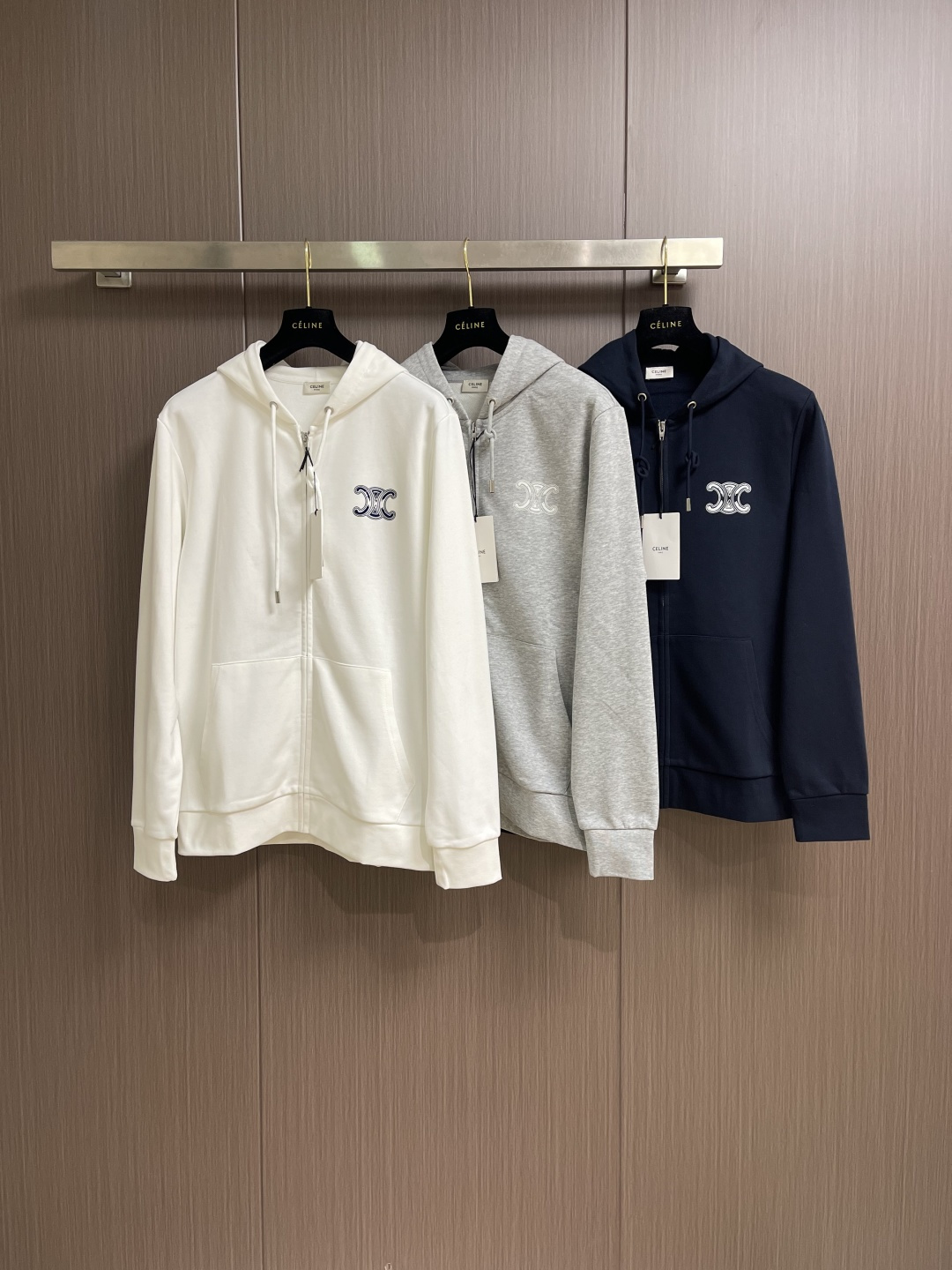 Celine 2025Fw新款印花字母连帽拉链卫衣外套，采用定织定染高克重纯棉卫衣面料制成 面料手感厚实