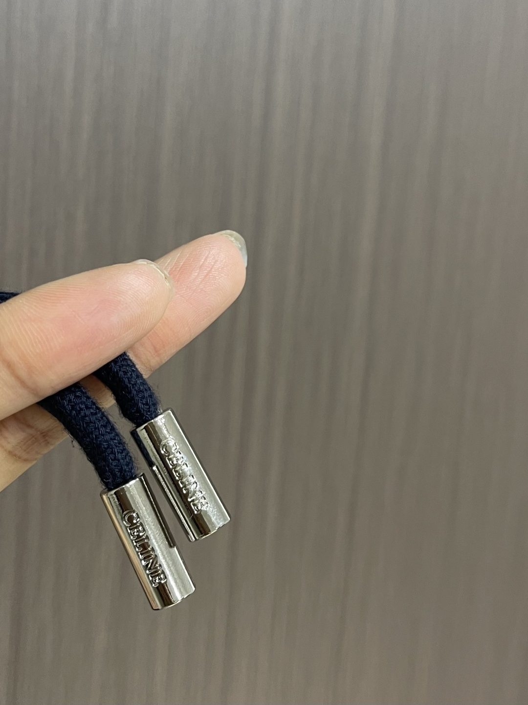 Celine 2025Fw新款印花字母连帽拉链卫衣外套，采用定织定染高克重纯棉卫衣面料制成 面料手感厚实