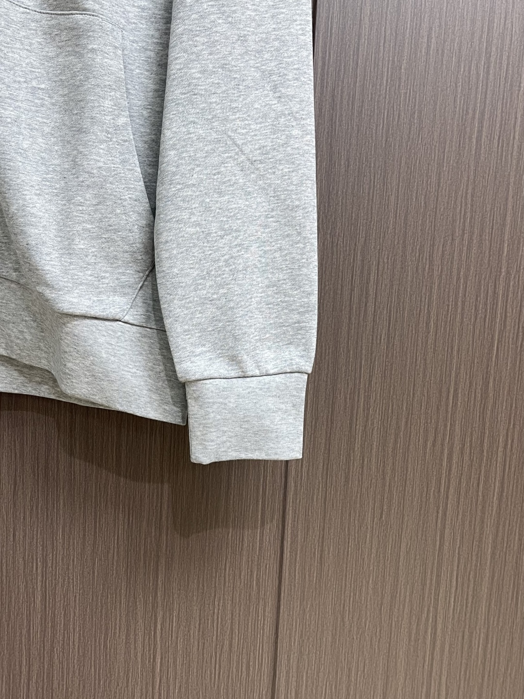 Celine 2025Fw新款印花字母连帽拉链卫衣外套，采用定织定染高克重纯棉卫衣面料制成 面料手感厚实