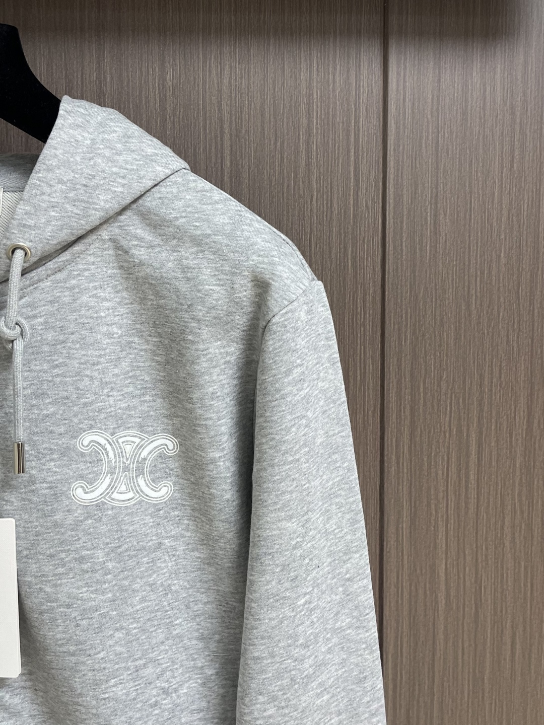 Celine 2025Fw新款印花字母连帽拉链卫衣外套，采用定织定染高克重纯棉卫衣面料制成 面料手感厚实