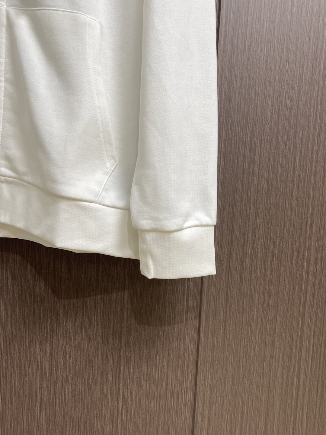 Celine 2025Fw新款印花字母连帽拉链卫衣外套，采用定织定染高克重纯棉卫衣面料制成 面料手感厚实