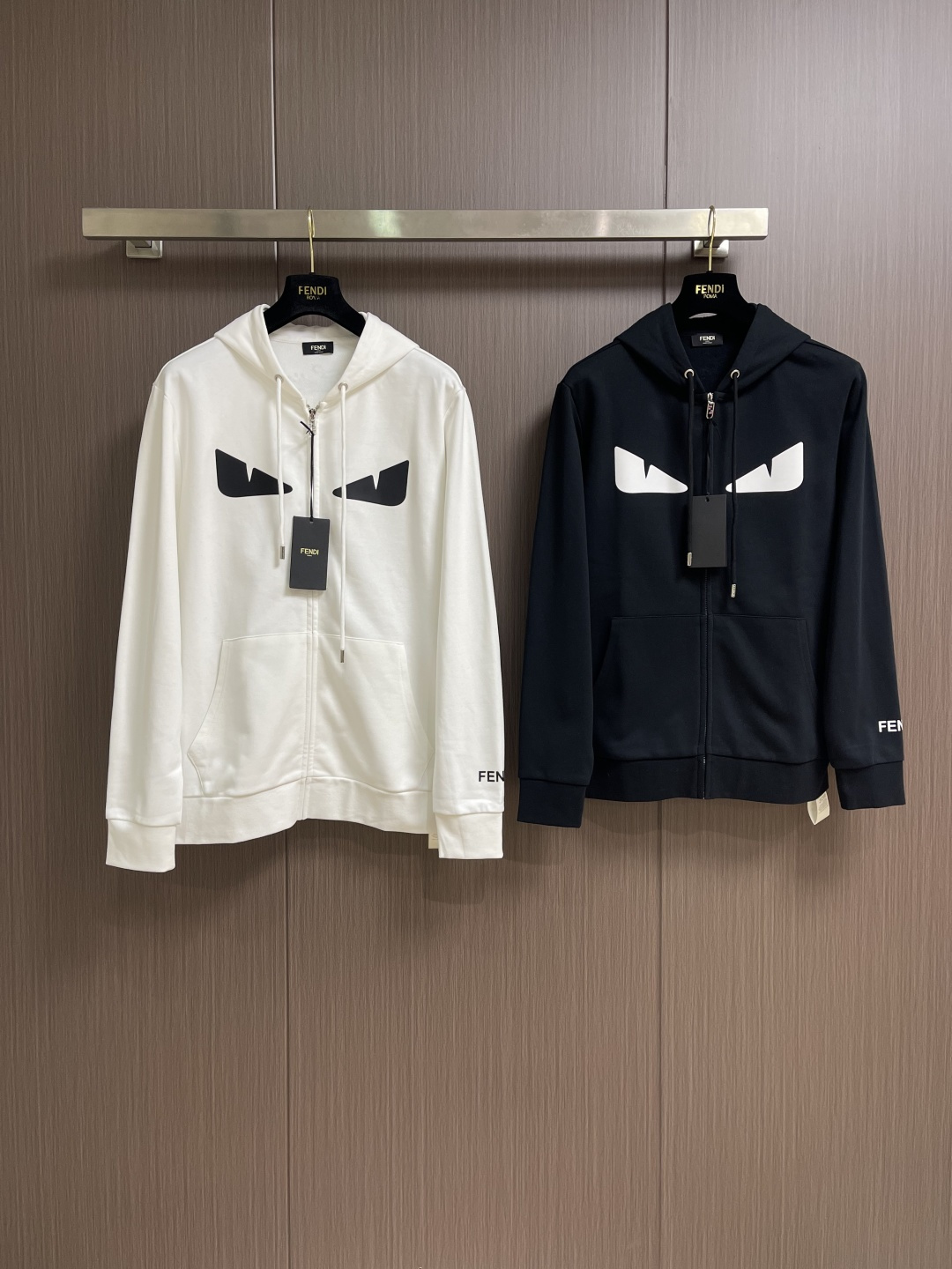 fendi 小怪兽印花拉链连帽卫衣外套，面料采用26s双纱＋10s鱼鳞底面料，380g；搭配21s双纱2