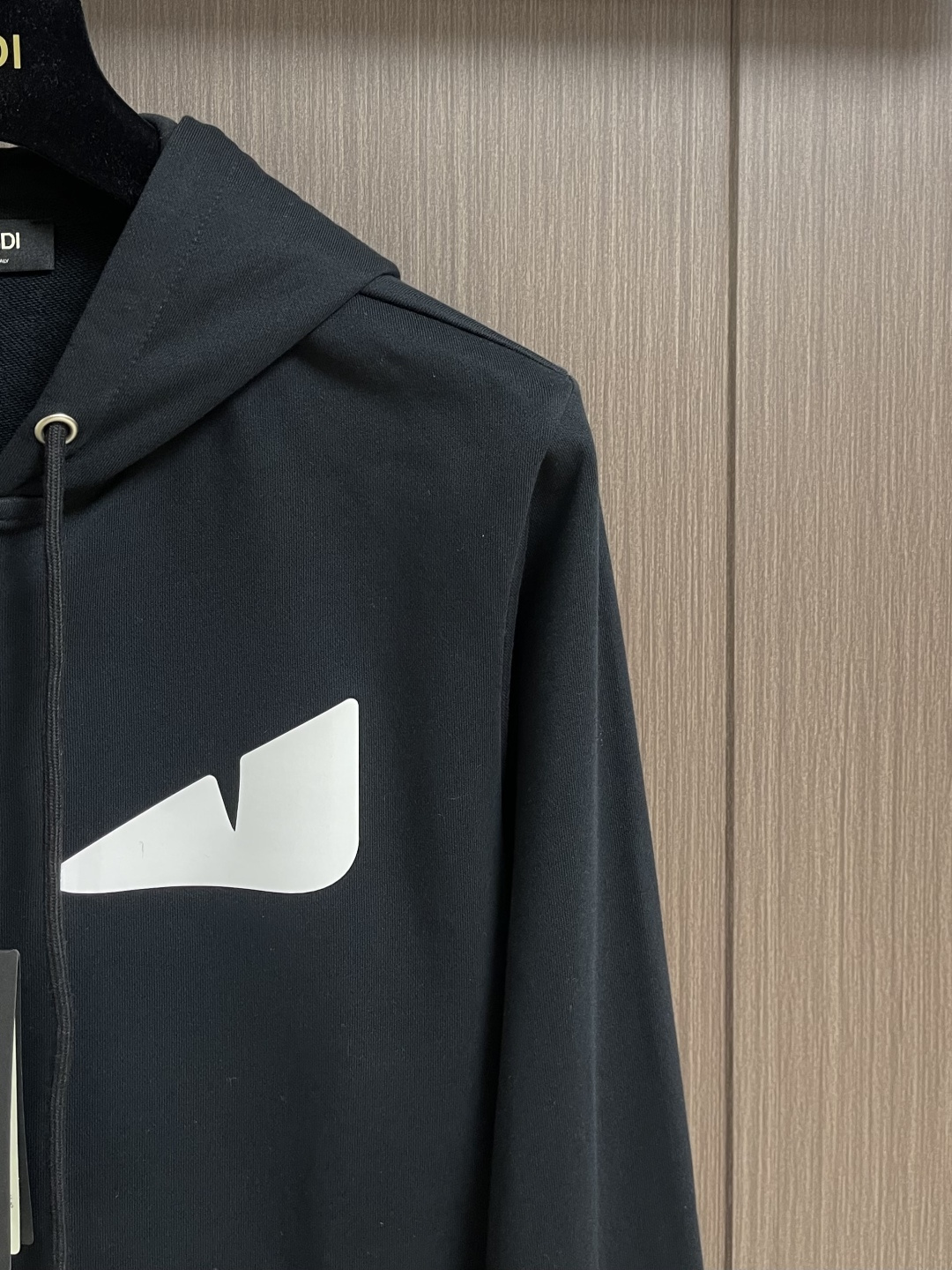 fendi 小怪兽印花拉链连帽卫衣外套，面料采用26s双纱＋10s鱼鳞底面料，380g；搭配21s双纱2