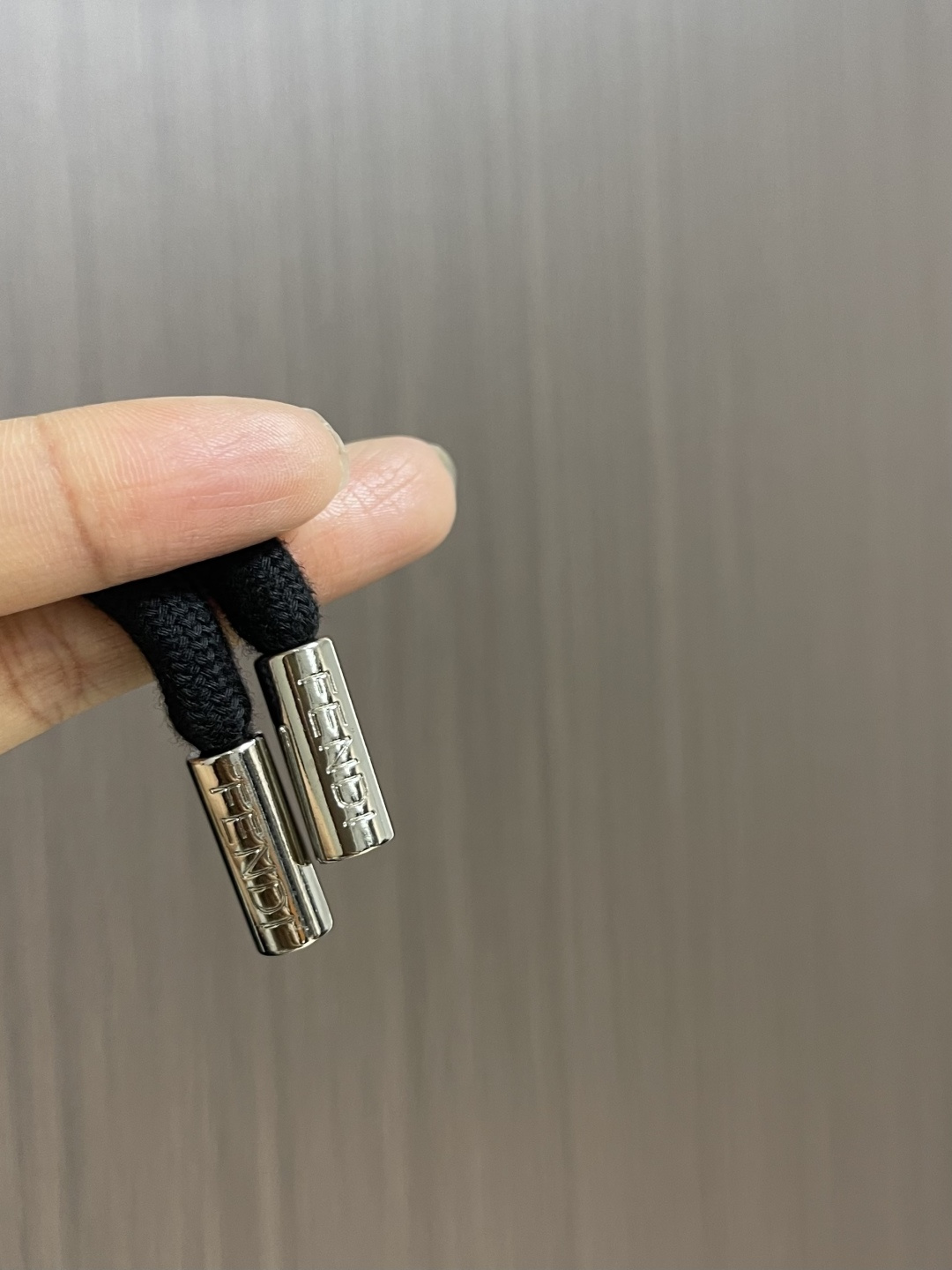 fendi 小怪兽印花拉链连帽卫衣外套，面料采用26s双纱＋10s鱼鳞底面料，380g；搭配21s双纱2