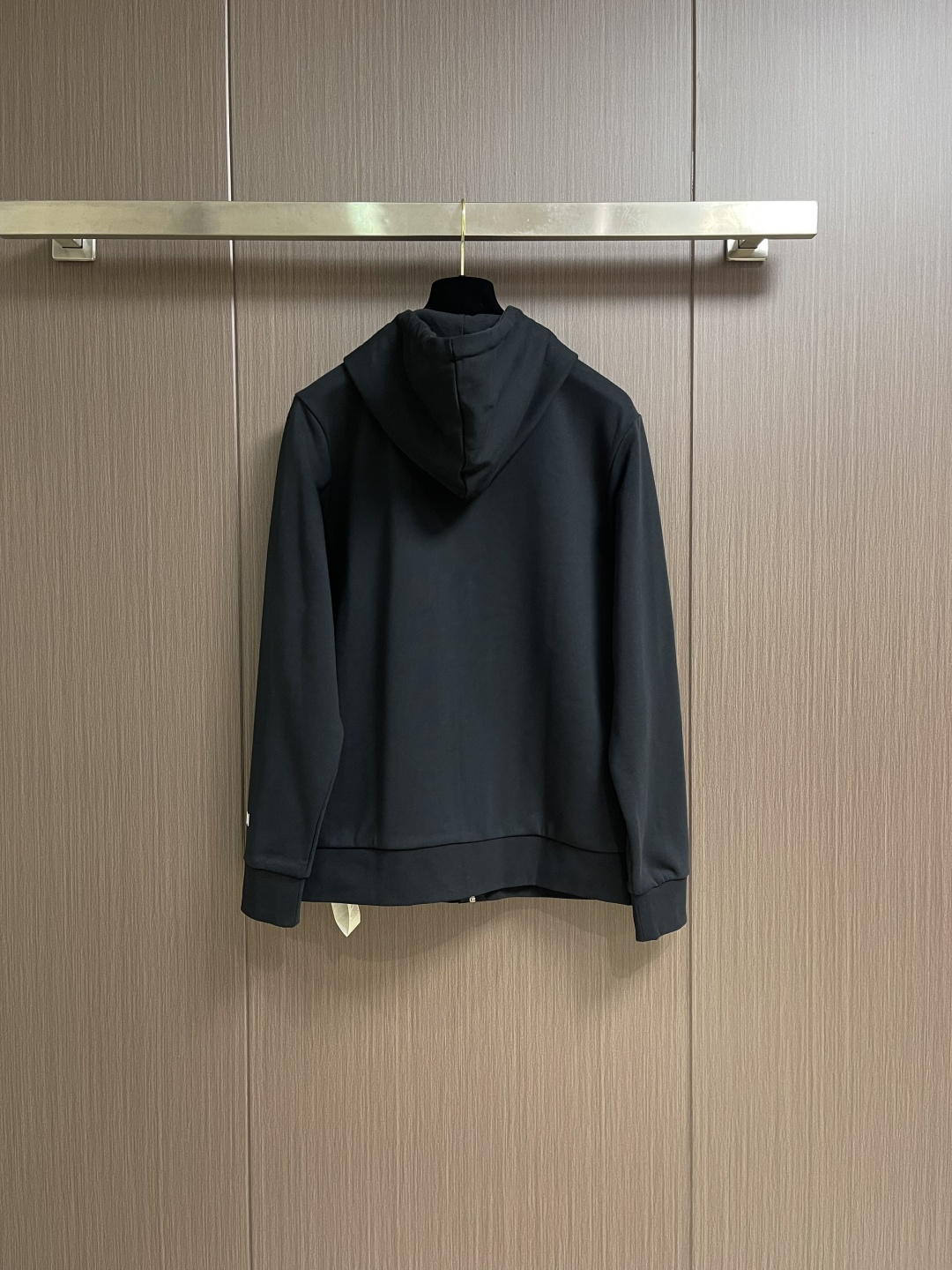 fendi 小怪兽印花拉链连帽卫衣外套，面料采用26s双纱＋10s鱼鳞底面料，380g；搭配21s双纱2