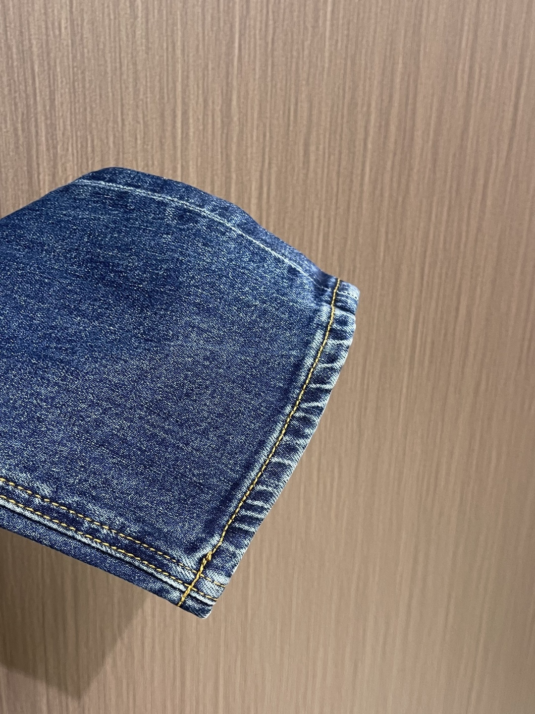 SR家族（史蒂芬） 2025SS早秋后袋经典鹰标丹宁牛仔裤，丹宁牛仔裤属于衣橱的必备单品，属于日常混搭和