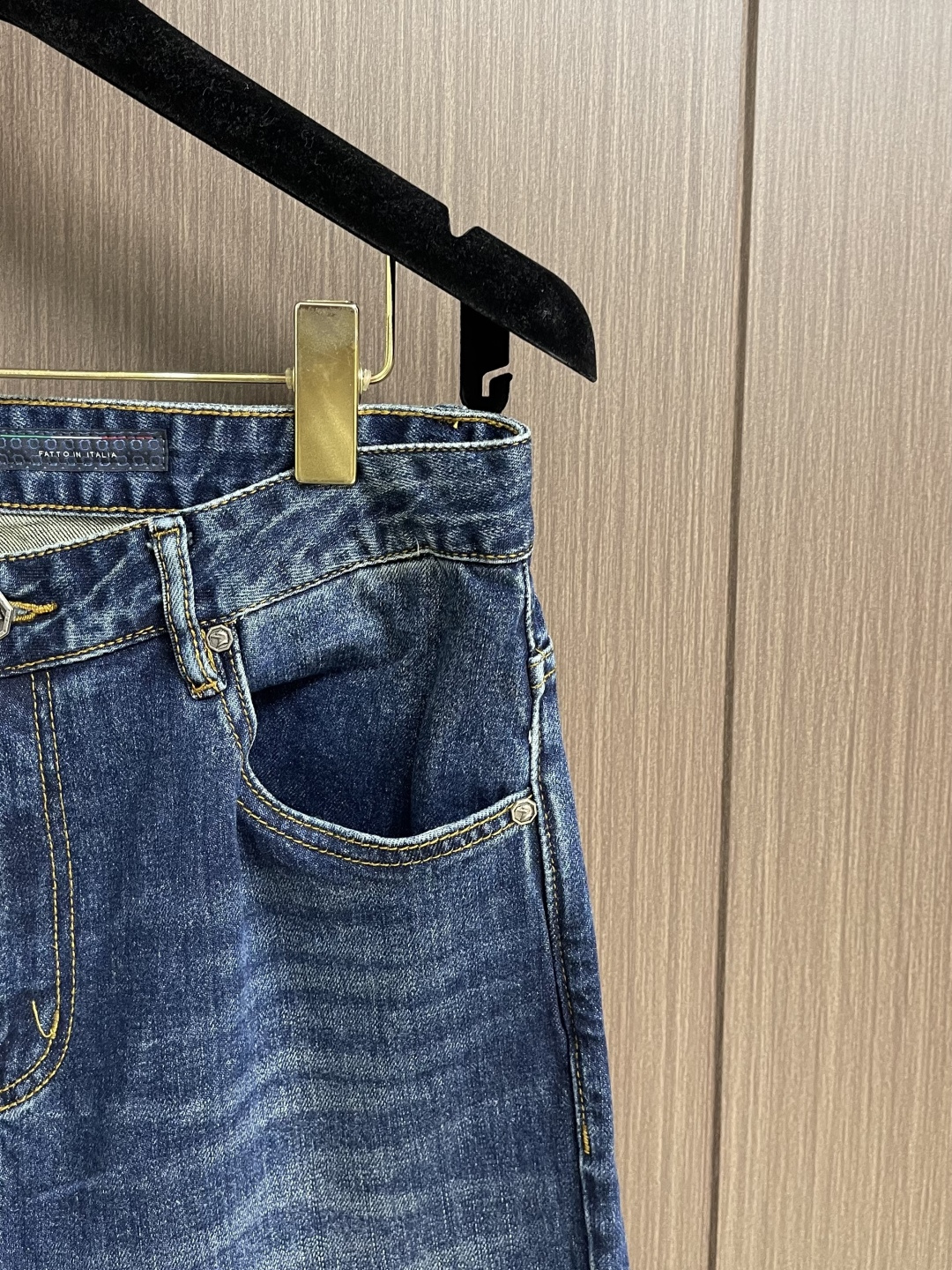 SR家族（史蒂芬） 2025SS早秋后袋经典鹰标丹宁牛仔裤，丹宁牛仔裤属于衣橱的必备单品，属于日常混搭和