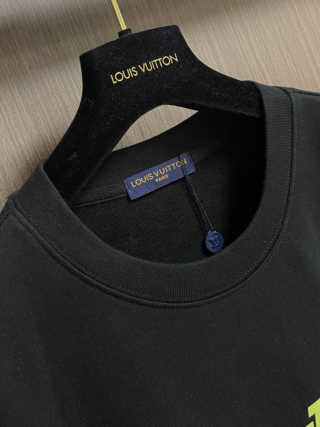 LV 2025SS LOGO印花圆领长袖卫衣，重磅毛毡针织棉，完全对版还原，420克毛圈底32支，成衣两