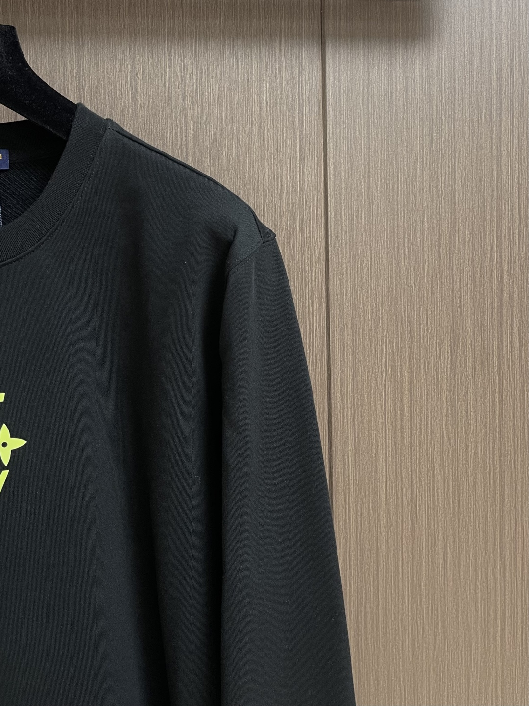 LV 2025SS LOGO印花圆领长袖卫衣，重磅毛毡针织棉，完全对版还原，420克毛圈底32支，成衣两
