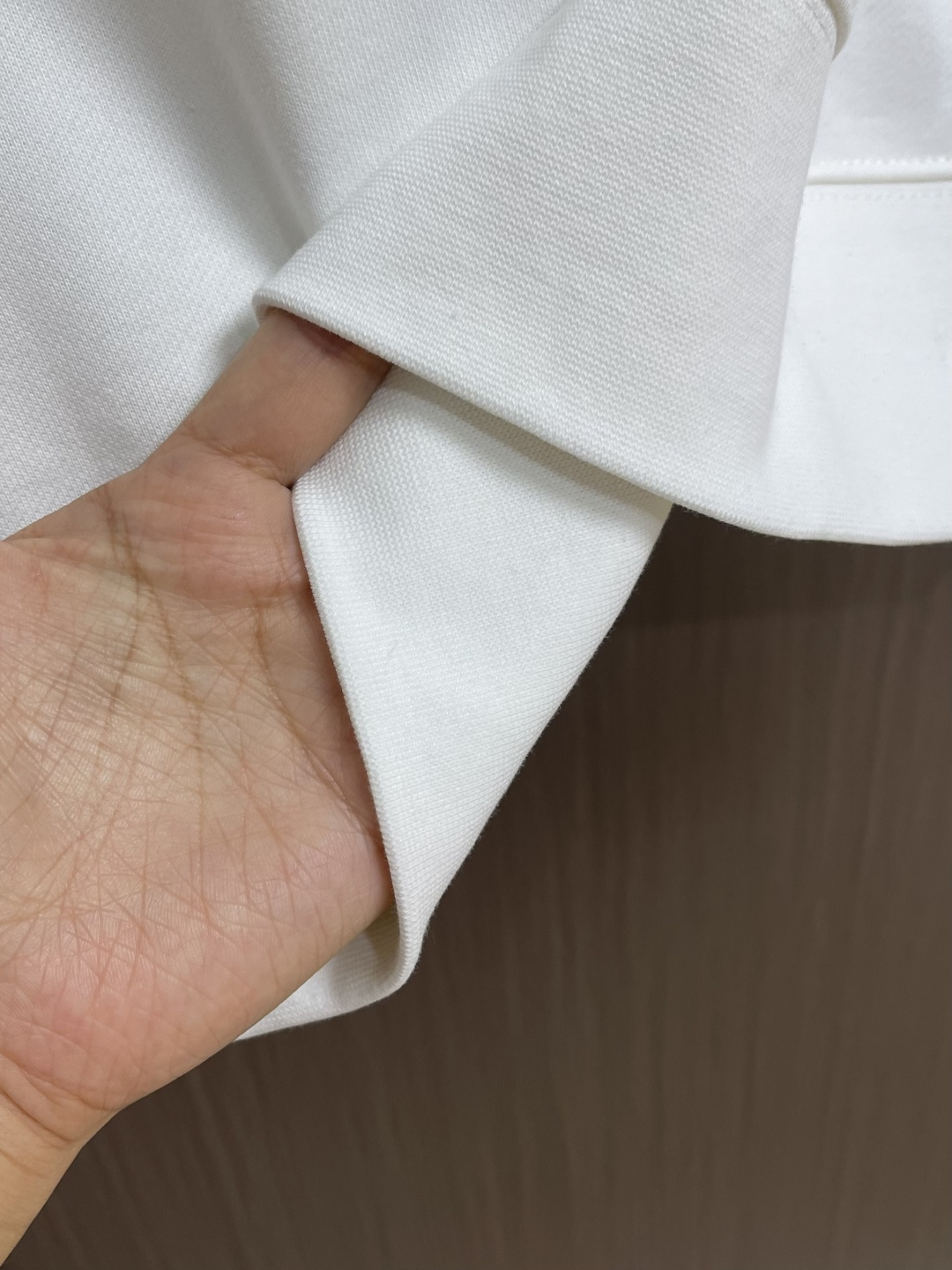 LV 2025SS LOGO印花圆领长袖卫衣，重磅毛毡针织棉，完全对版还原，420克毛圈底32支，成衣两