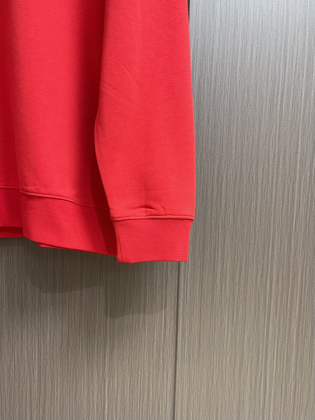 LV 2025SS LOGO印花圆领长袖卫衣，重磅毛毡针织棉，完全对版还原，420克毛圈底32支，成衣两