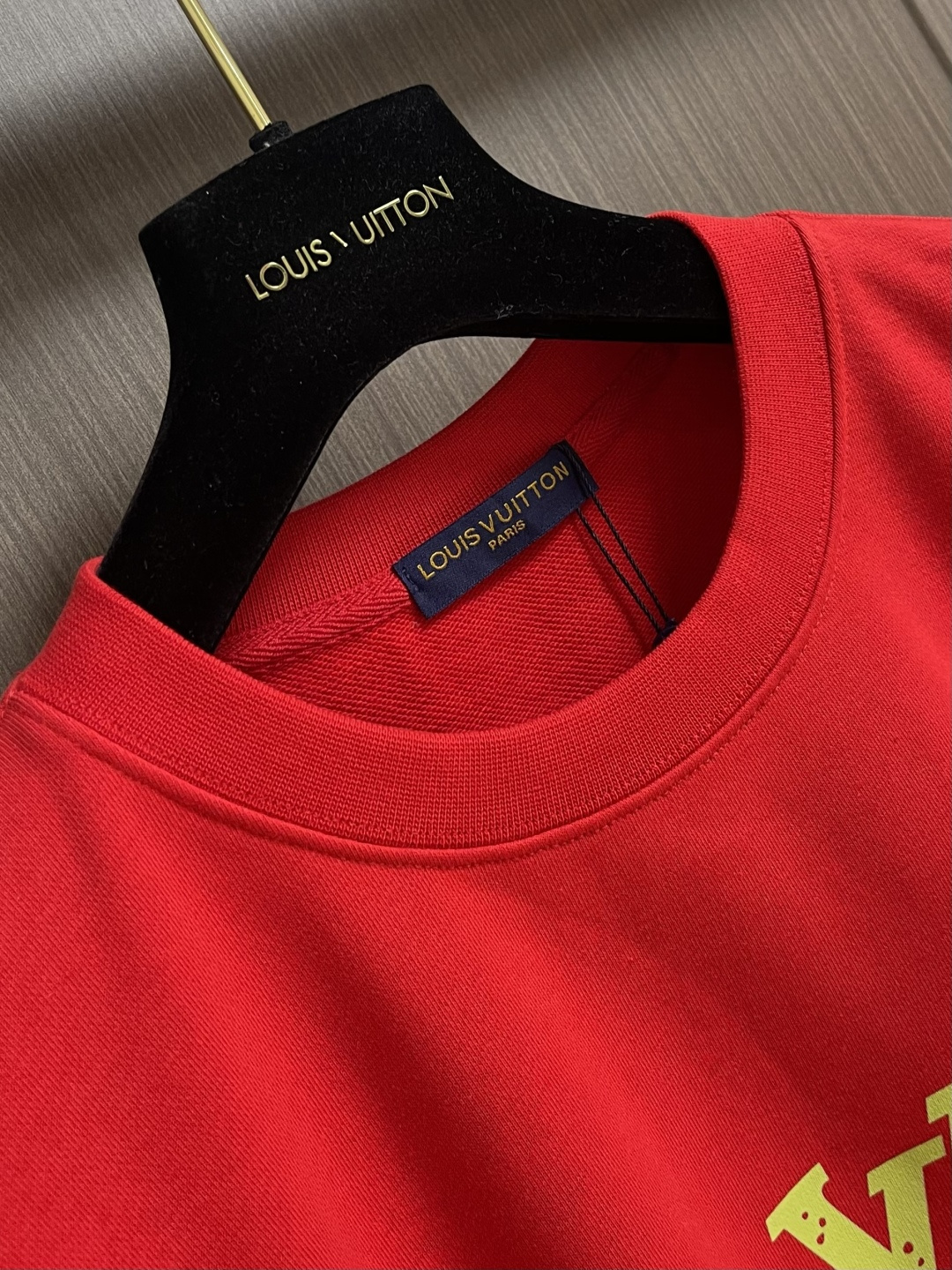 LV 2025SS LOGO印花圆领长袖卫衣，重磅毛毡针织棉，完全对版还原，420克毛圈底32支，成衣两