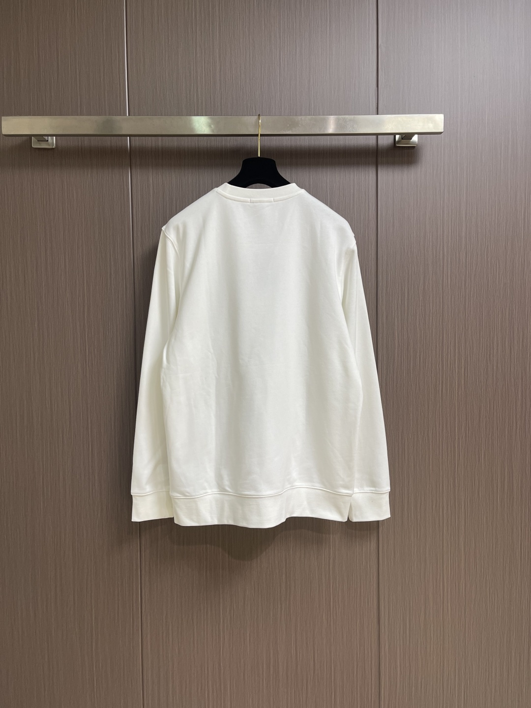 LV 2025SS秋冬新款情侣款圆领卫衣，品牌元素印花，定制高克重双股面料制作，面料手感扎实，上手非常有