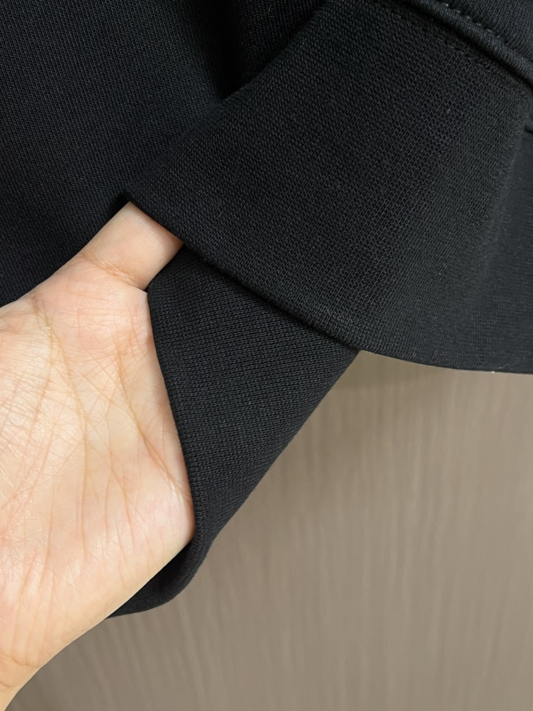 Arcteryx 始祖鸟2025SS秋冬新款印花logo情侣款圆领卫衣，原版面料 面料采用400g双股大