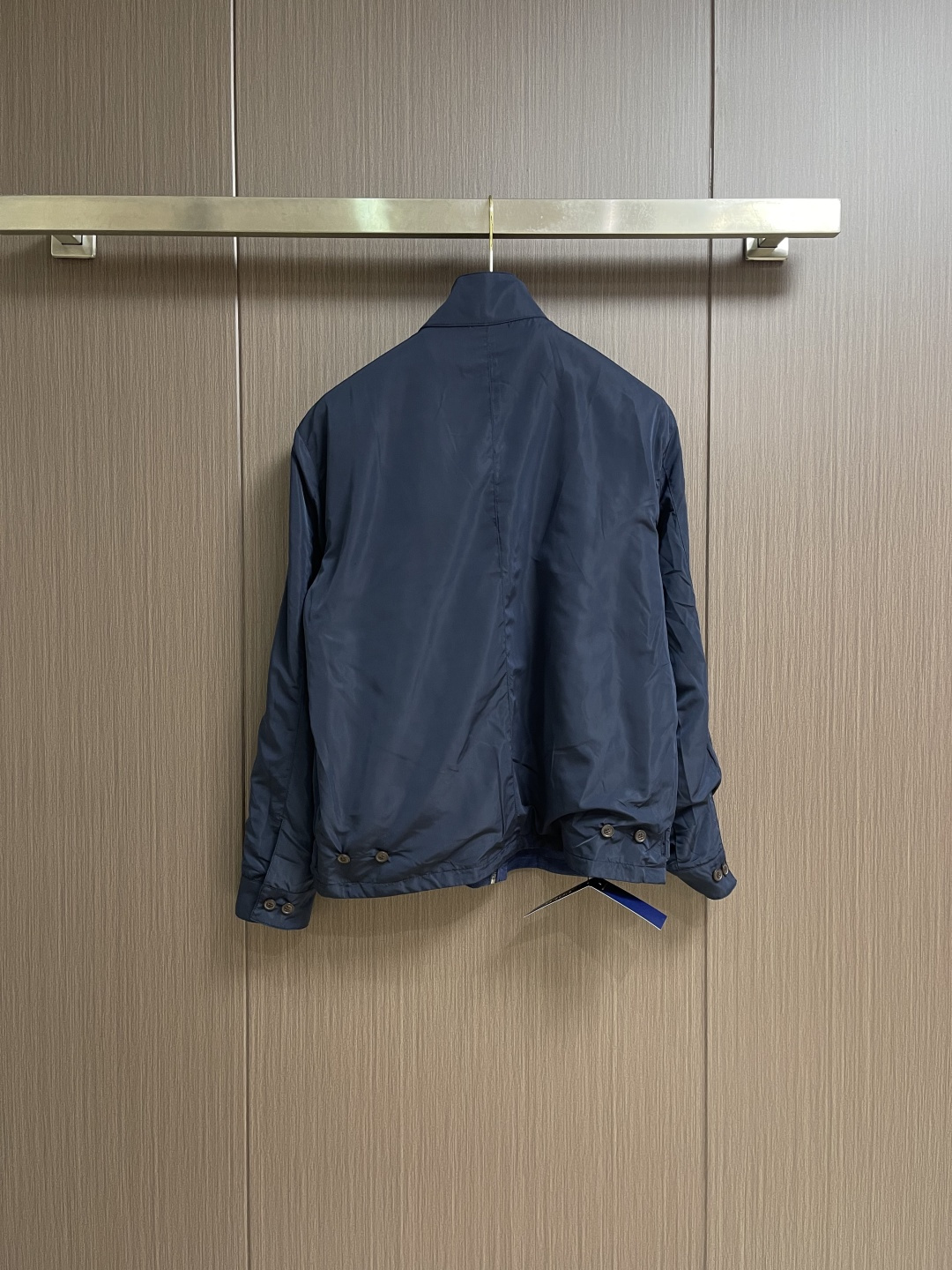 RalP🆕h Lauren 标识刺绣双面穿夹克外套，定制哑光云纹塔夫绸面料，以及斜纹提花织锦，一衣双生，